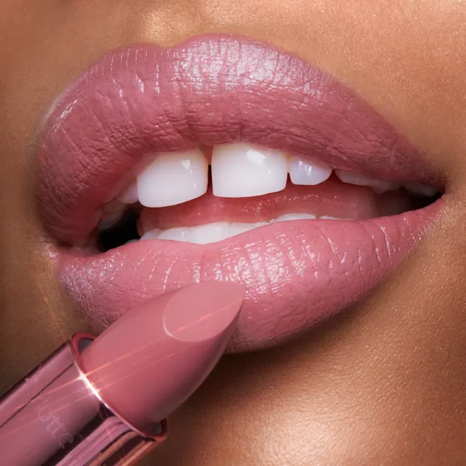 037_220165_HOLLYWOOD-PINK-REDS_CUL_LIPSTICK-CANDY_CHIC_MEDIUM_RJ_2308.jpg.webp
