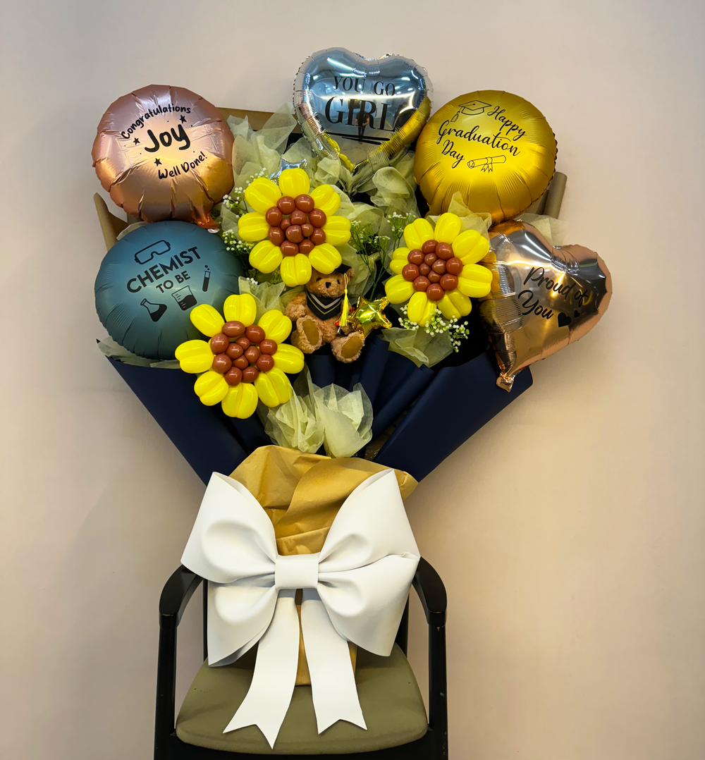 Grad+Balloon+Bouquet+3.webp