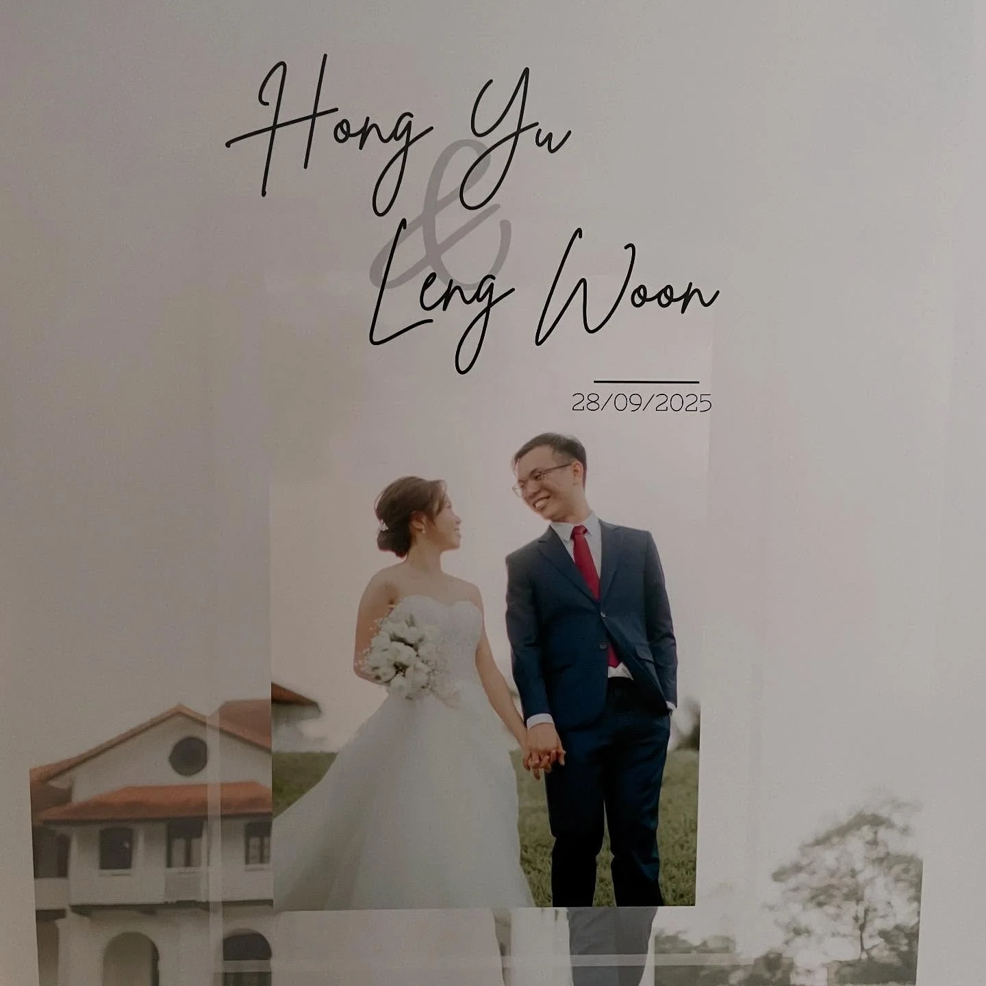 A cozy lunch and dinner reception for the beautiful couple - Hong Yu &amp; Leng Woon 🤍 Added a personalised touch with the customised canned cocktails and mocktails by @velixirsg ; it sure got everyone talking! ✨

#thevelvetaffair #nobleaffairs #pri