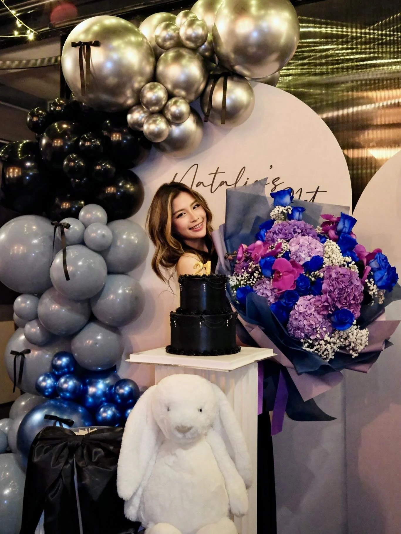 21 never looked this good 💖 Had the sweetest time celebrating Natalia&rsquo;s big milestone - thank you for letting us be part of your special day!

Thank you for the photos @c41ryui 🥰

Decor by: @nobleaffairssg

#thevelvetaffair #nobleaffairs #pri