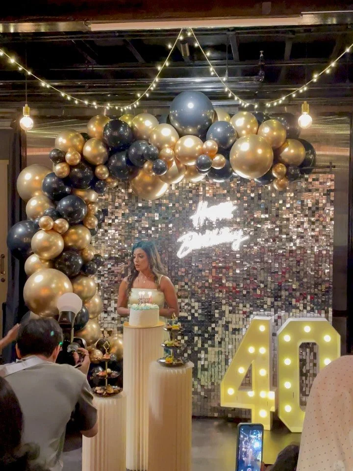 Celebrating @rekha.vimala.devi 40th birthday in style ✨

#thevelvetaffair #nobleaffairs #privateevent #privatevenue #40thbirthday #birthday #ROM #wedding #babyshower #corporate #teambonding #weddingafterparty #proposal #bachelor #bachelerotte #party 