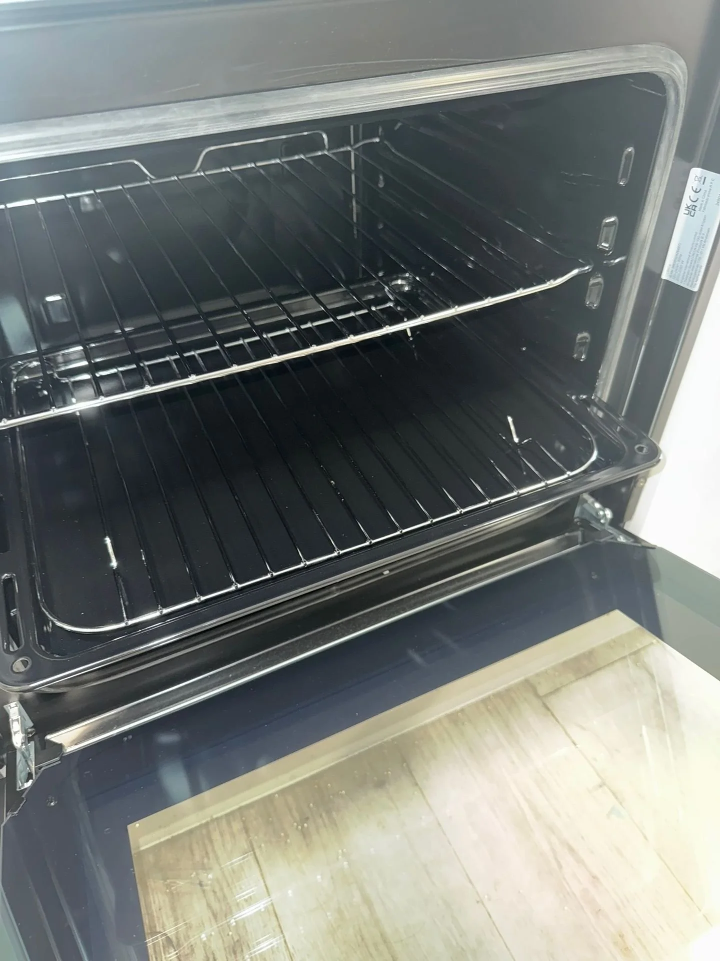 ✨ Ever seen an oven so clean? ✨

From student kitchens to full PBSA blocks, we&rsquo;ve tackled some seriously grim ovens this PBSA season, and bringing them back to spotless, commercial-grade shine is what we do best. 🔥✨

There&rsquo;s nothing quit