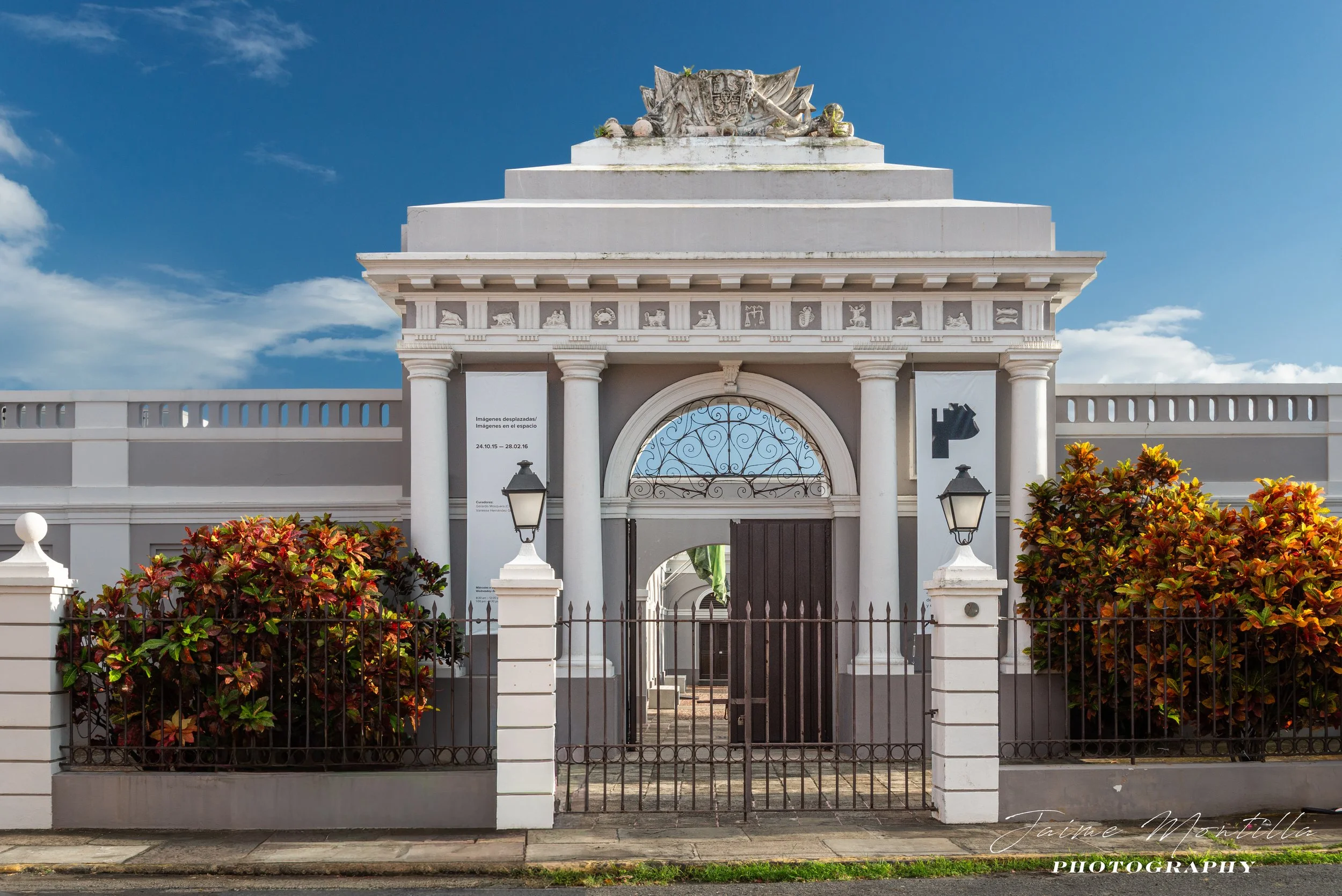 El Arsenal - built in 1791 as a Spanish naval station, later the building became a citadel, munition storage facility, offices, living quarters, workshops, a coast guard, kitchens and a chapel.  After the US occupation in 1898, the remaining Spanish 