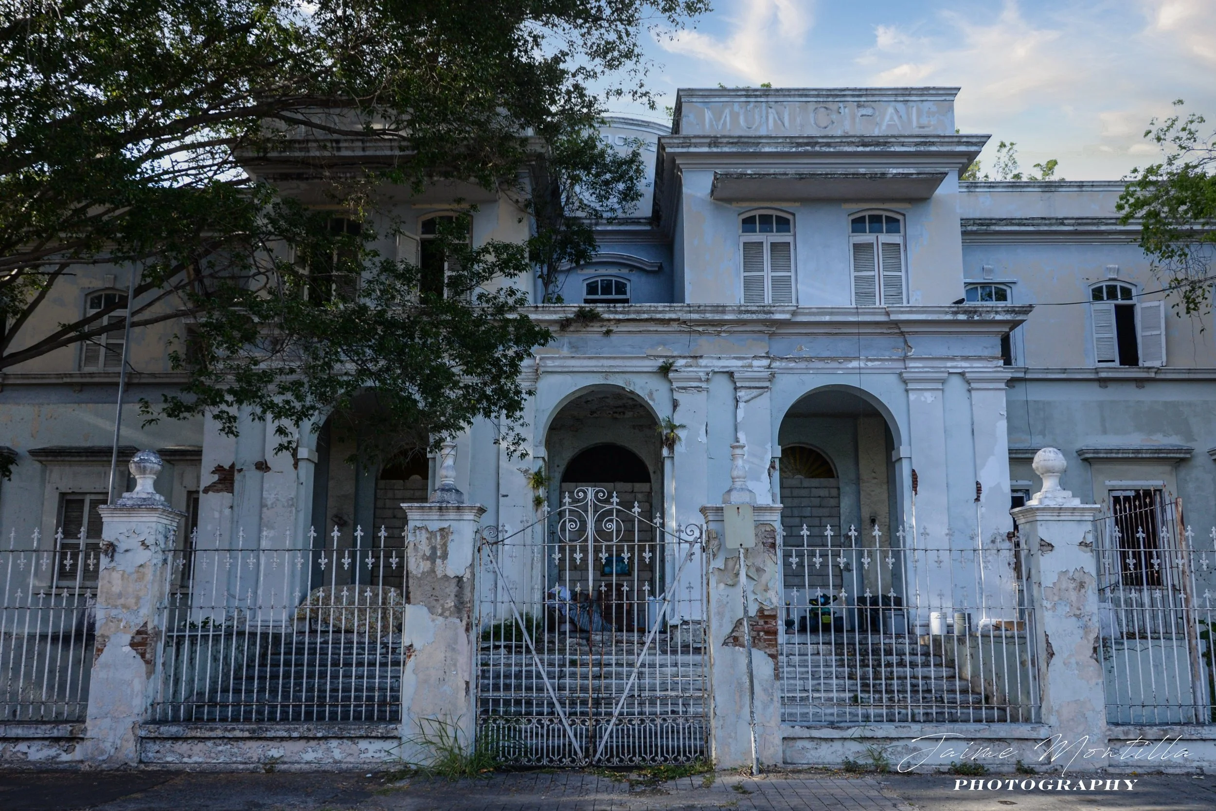 Hospital Tricoche, Ponce - built between 1873 and 1876 by thge Spanish Royal Corp of Engineers, reconstruction due to damage in the 1918 San Fermín Eathquake and 2nd Floor addition designed by Julio Vizcarrondo completed in 1928. 