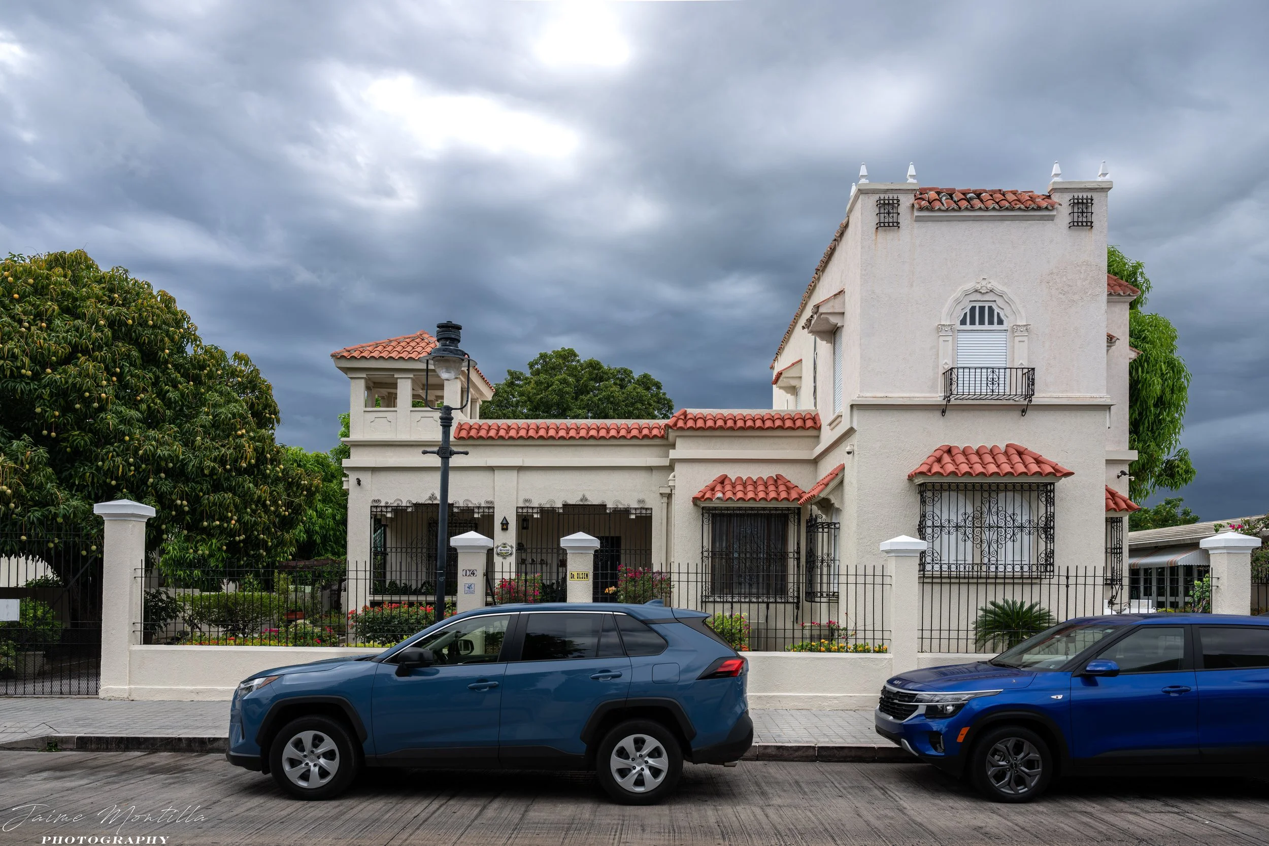 Castillo #16- Ponce, unknown year (±1940) neoclassical and early modern architectural styles designed for Dr. Carlos Maristany as a wedding gift for her daughter Josefina Maristany Lamoutte and her husband Dr. Lawrence J. Olsen Jr. (1920-2008).