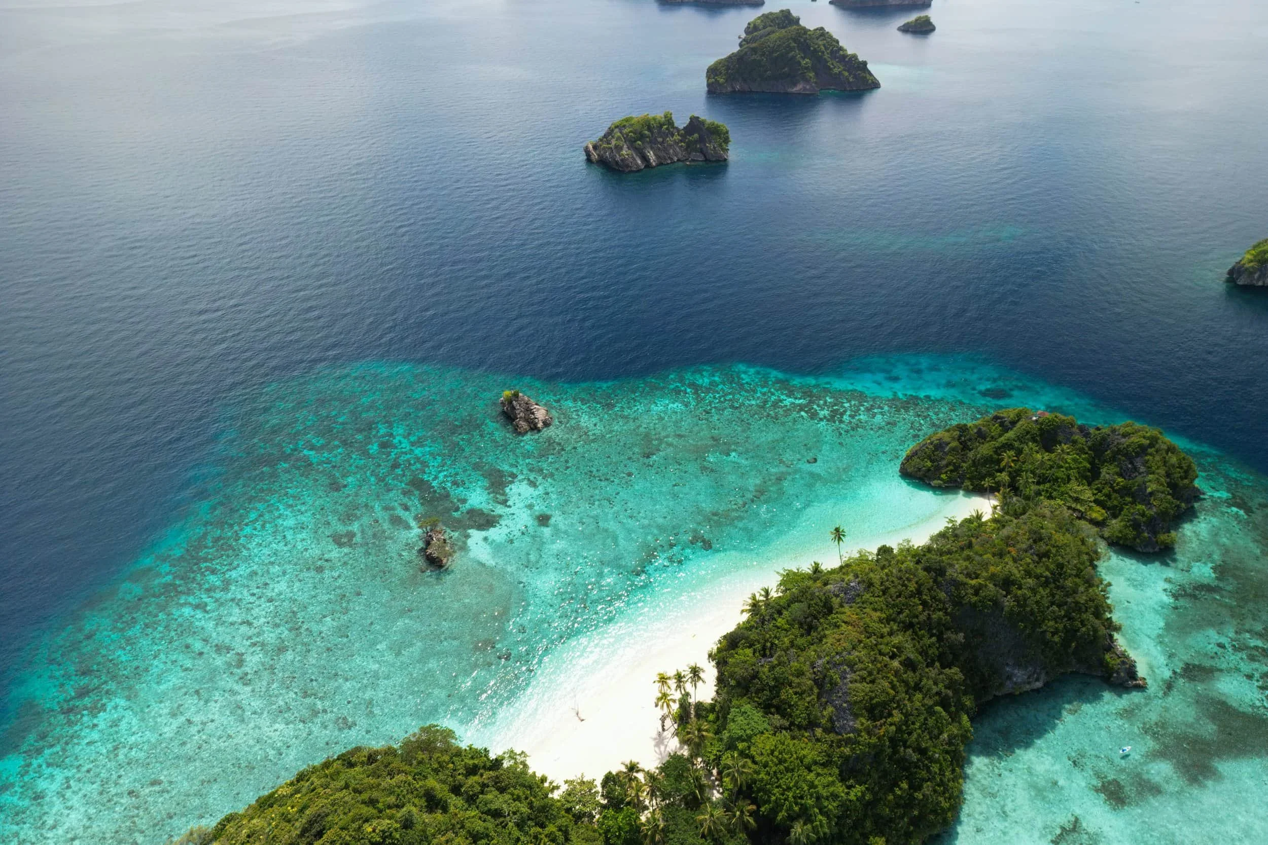 misool raja ampat indonesia