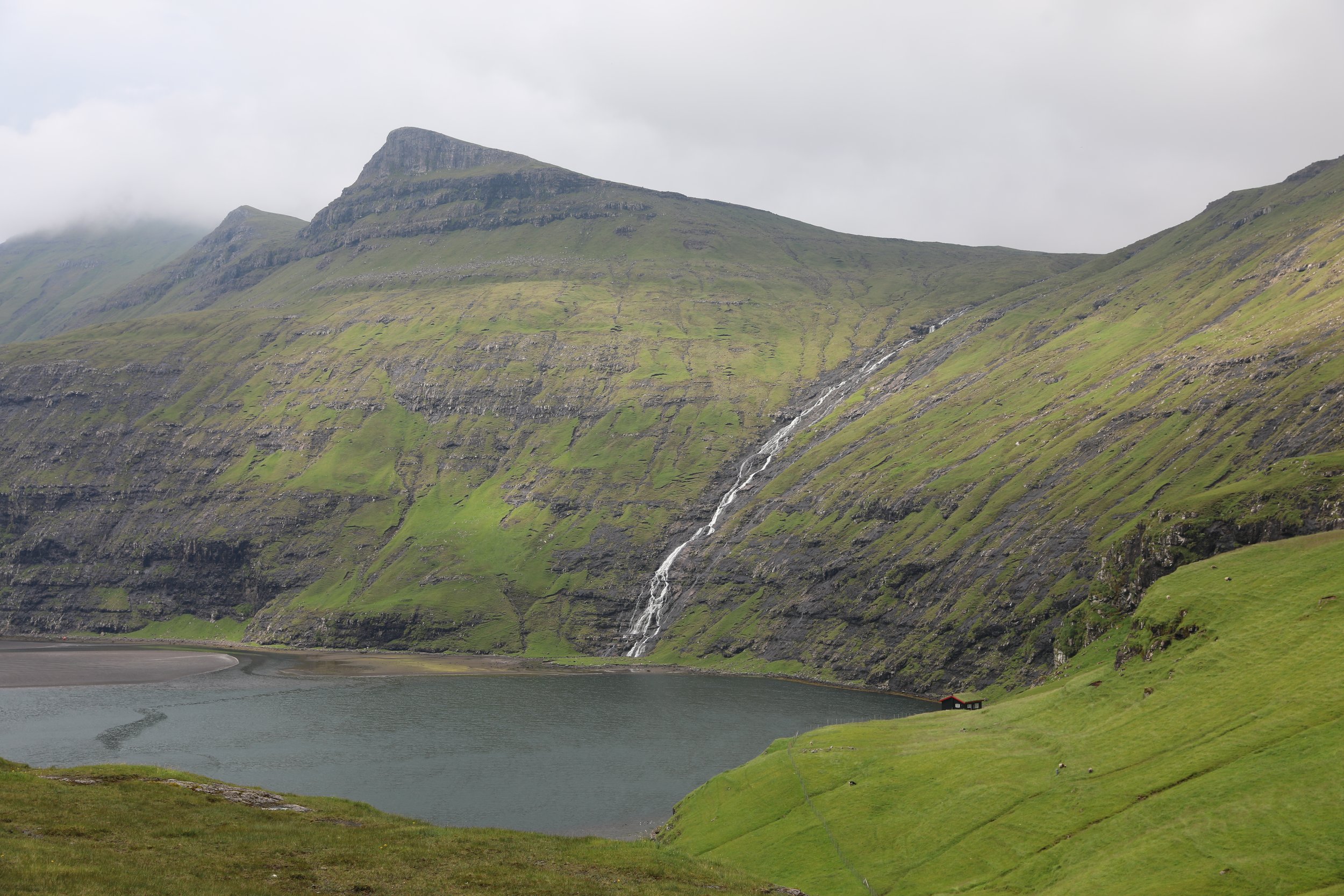 Saksun Lagoon Waterfall.JPG