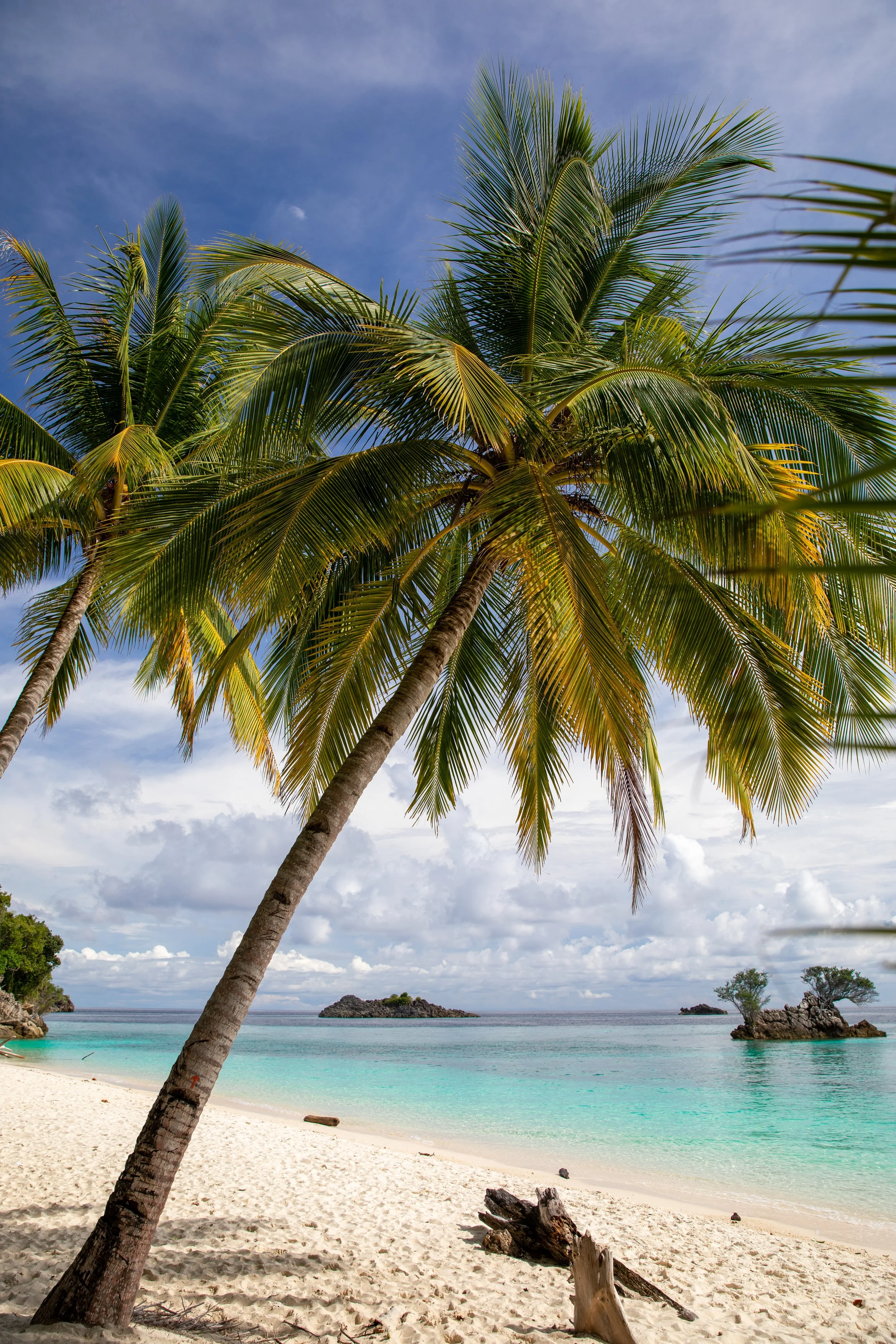 Kalig_beach_raja_ampat_misool.jpg