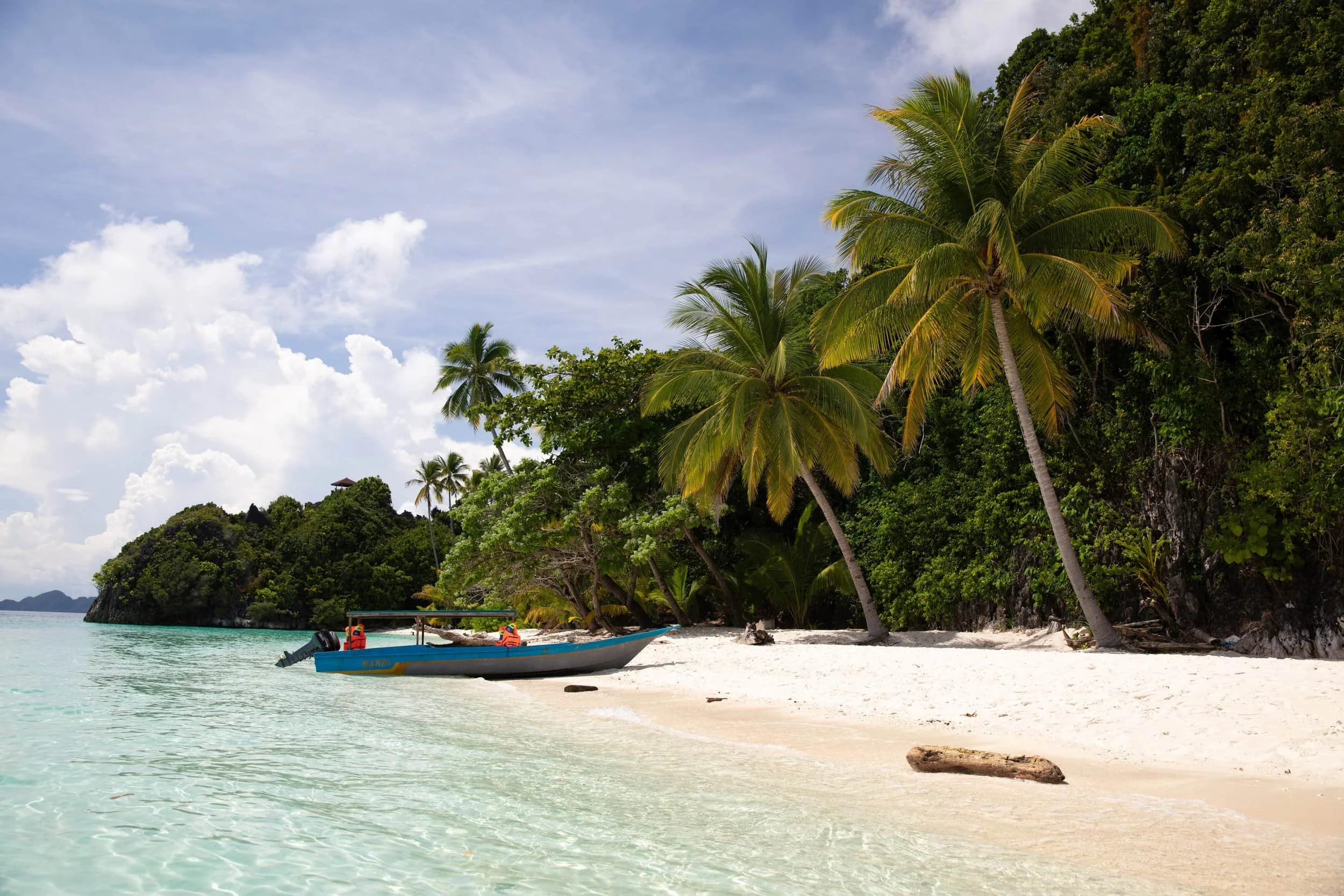 Kalig_beach_boats_compressed.jpg