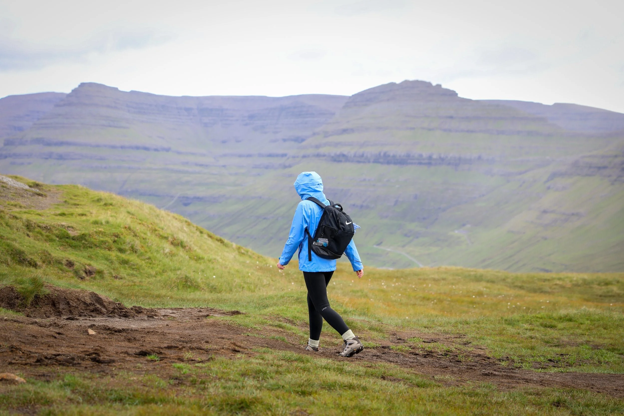 woman+hiking+klakkur+trail_compressed.jpg
