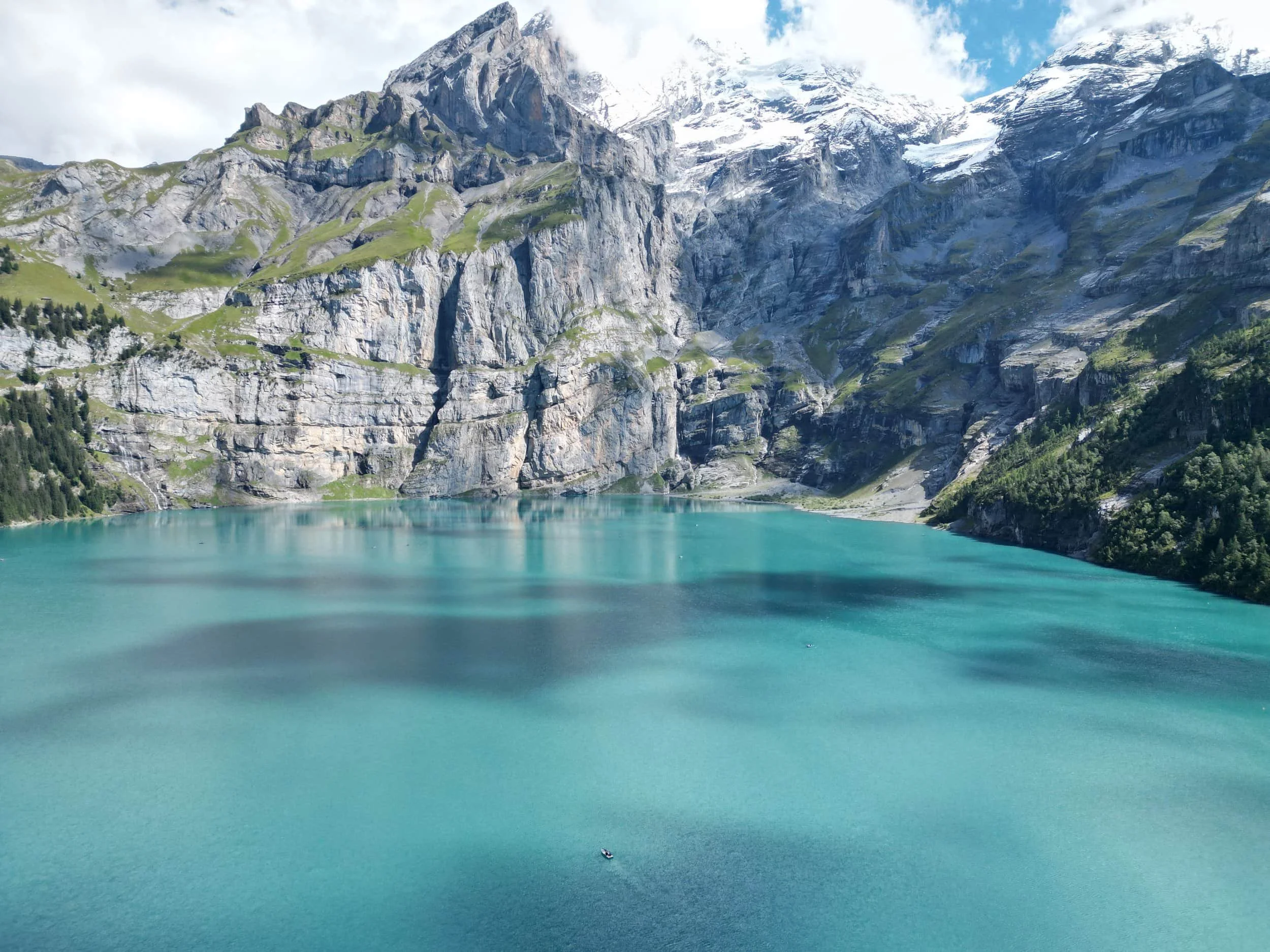 Lake_oeschinen_compressed (1).jpg