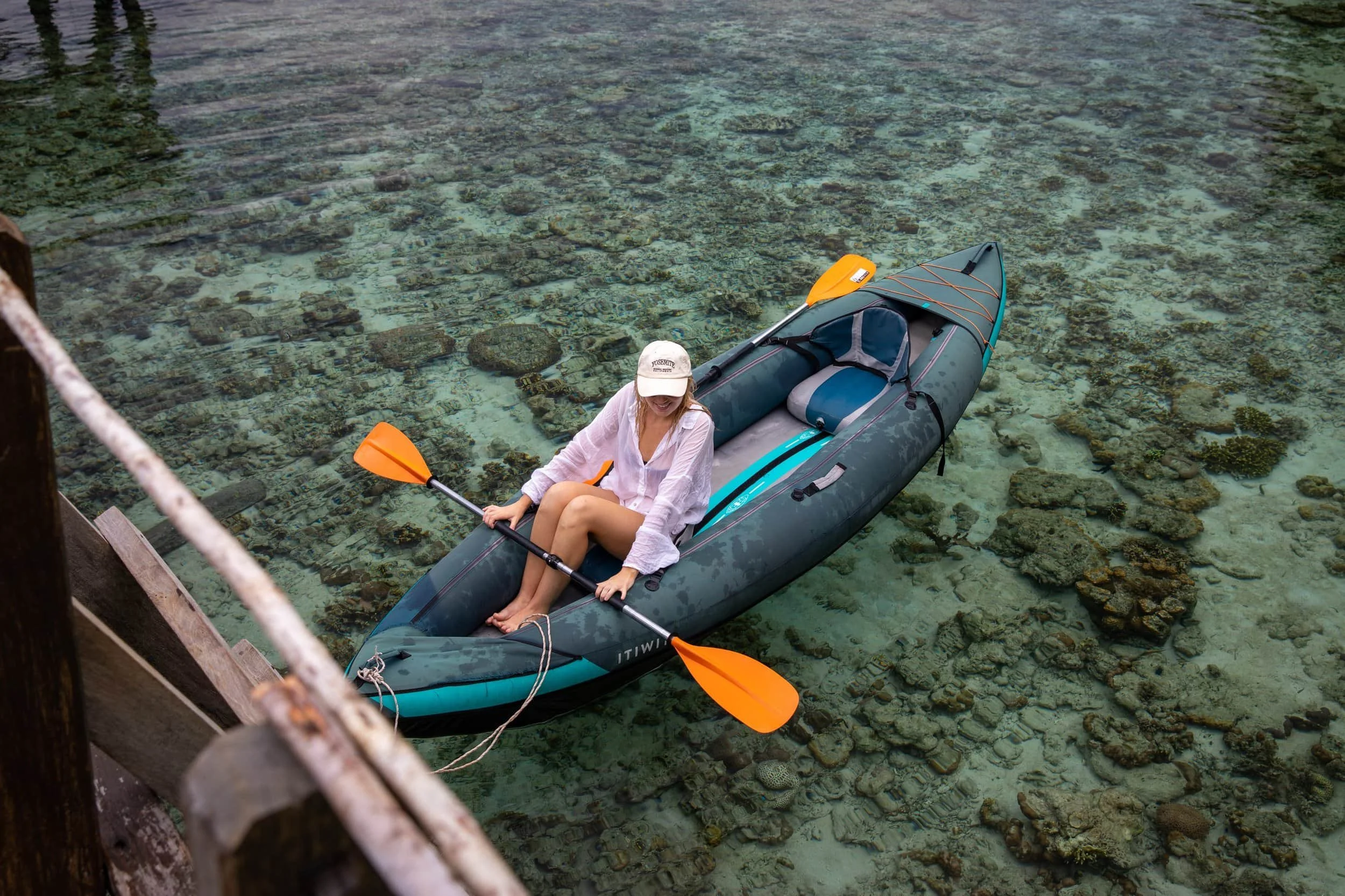 misool raja ampat indonesia kayak
