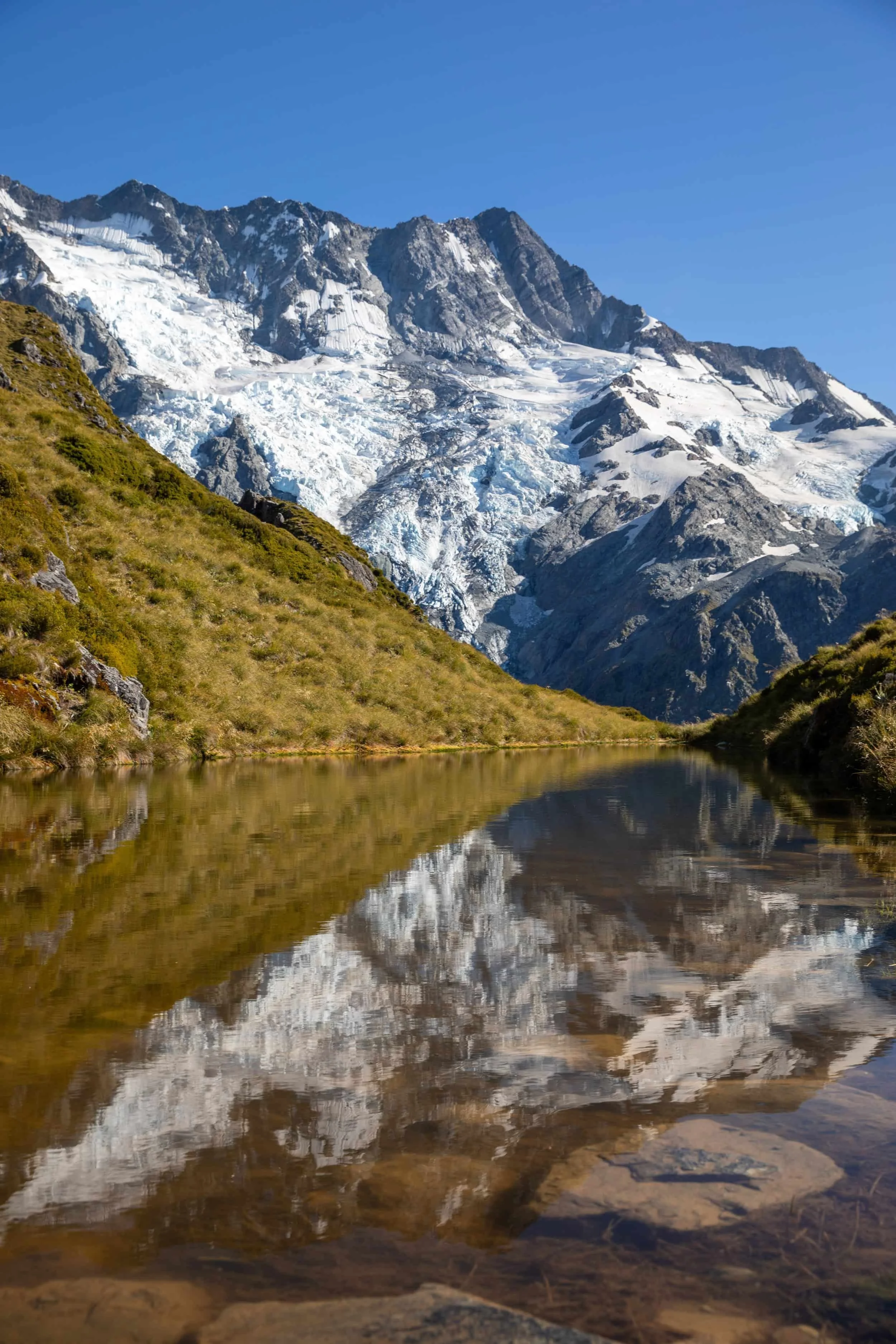 sealy tarns track mount cook new zealand