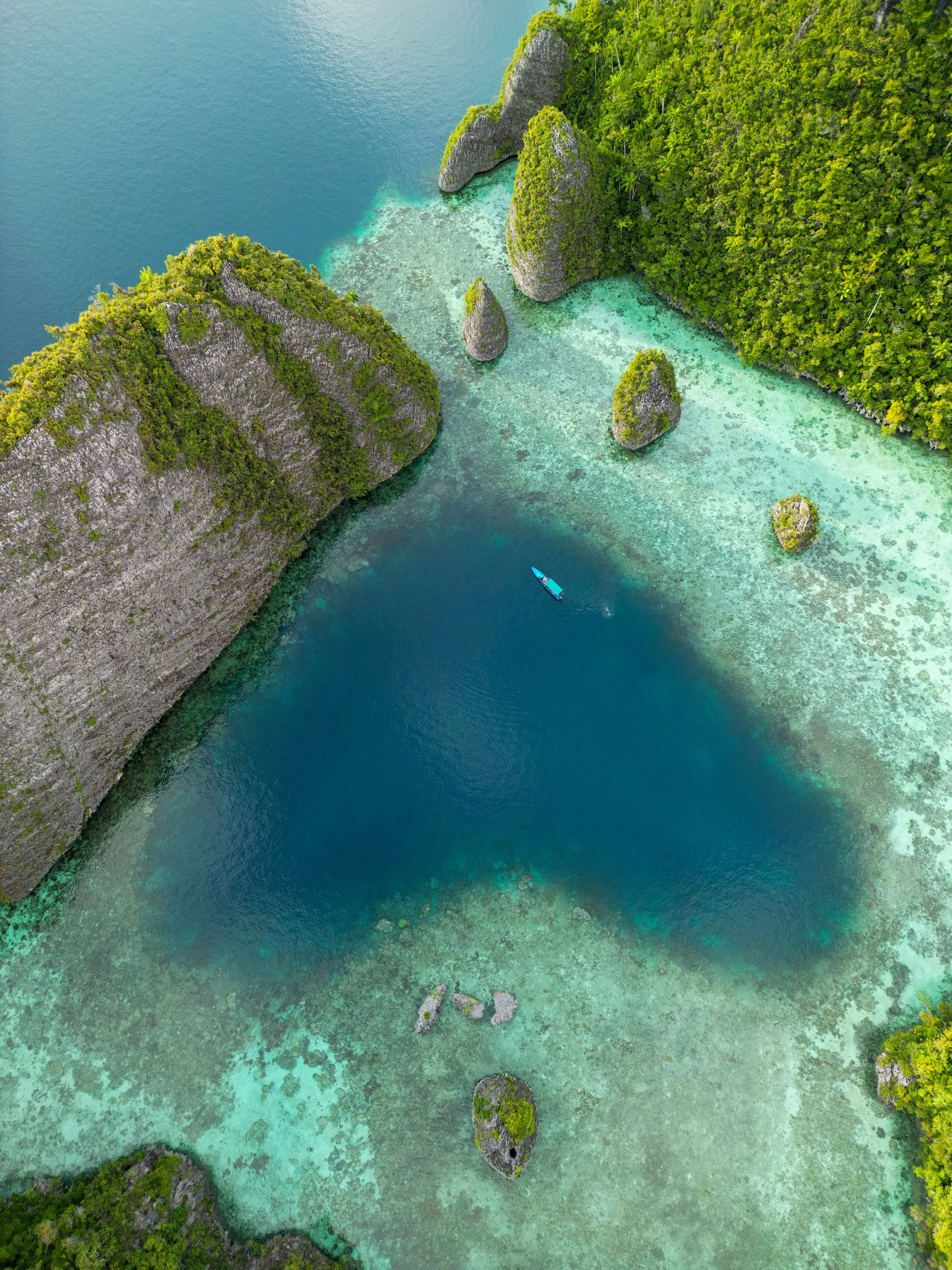 dafalen peak misool raja ampat