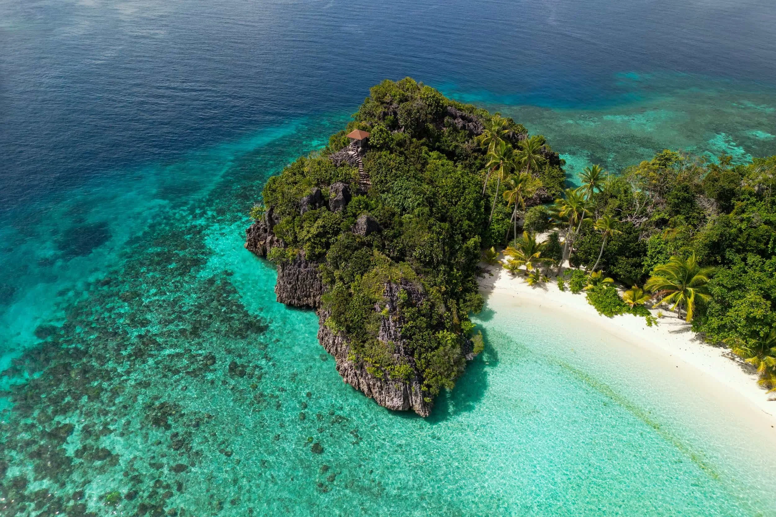 misool raja ampat indonesia