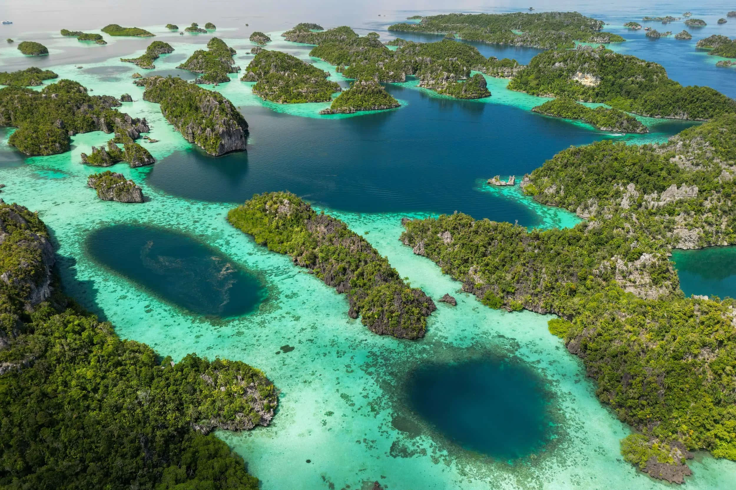 misool raja ampat indonesia viewpoint