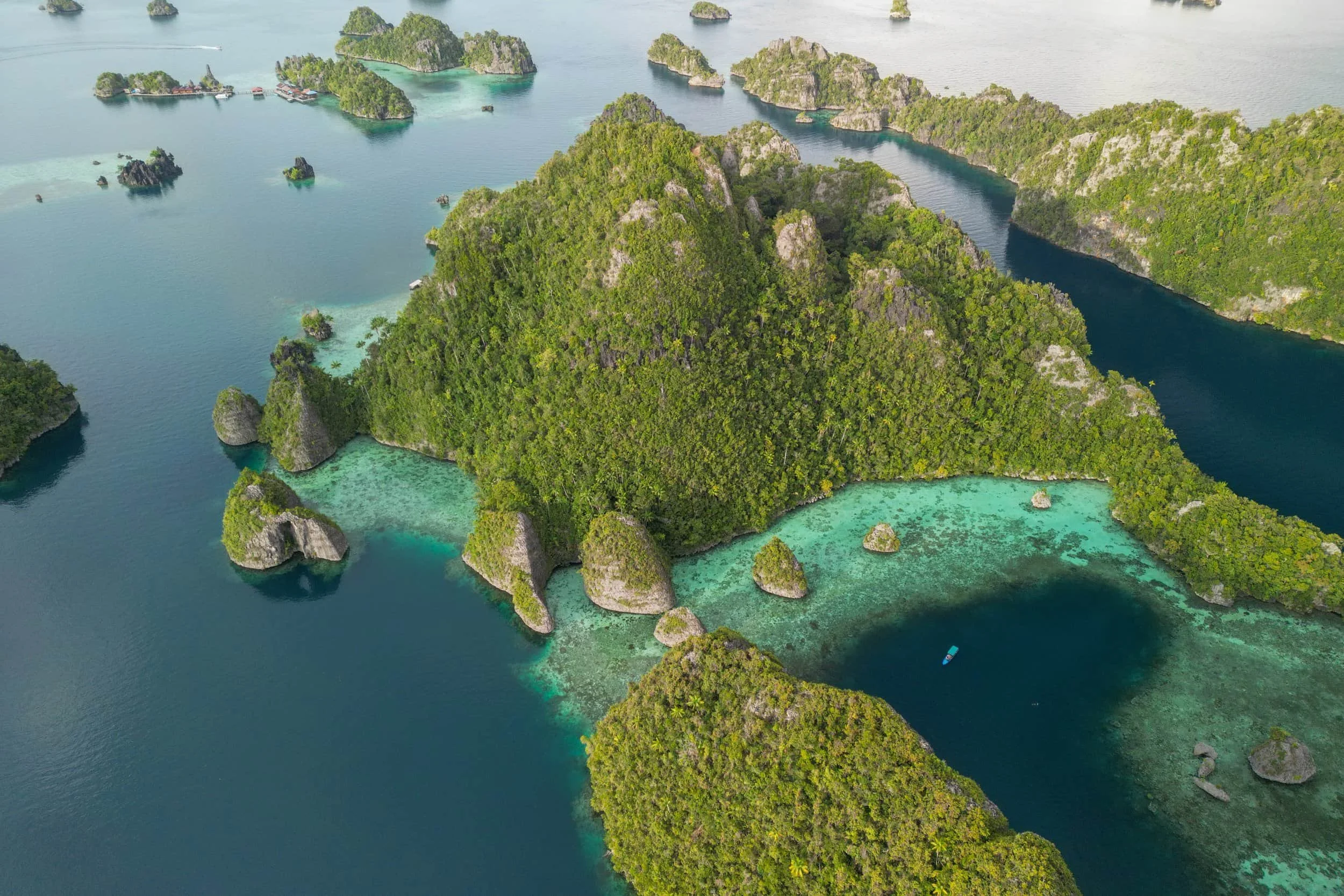 misool raja ampat indonesia dafalen peak