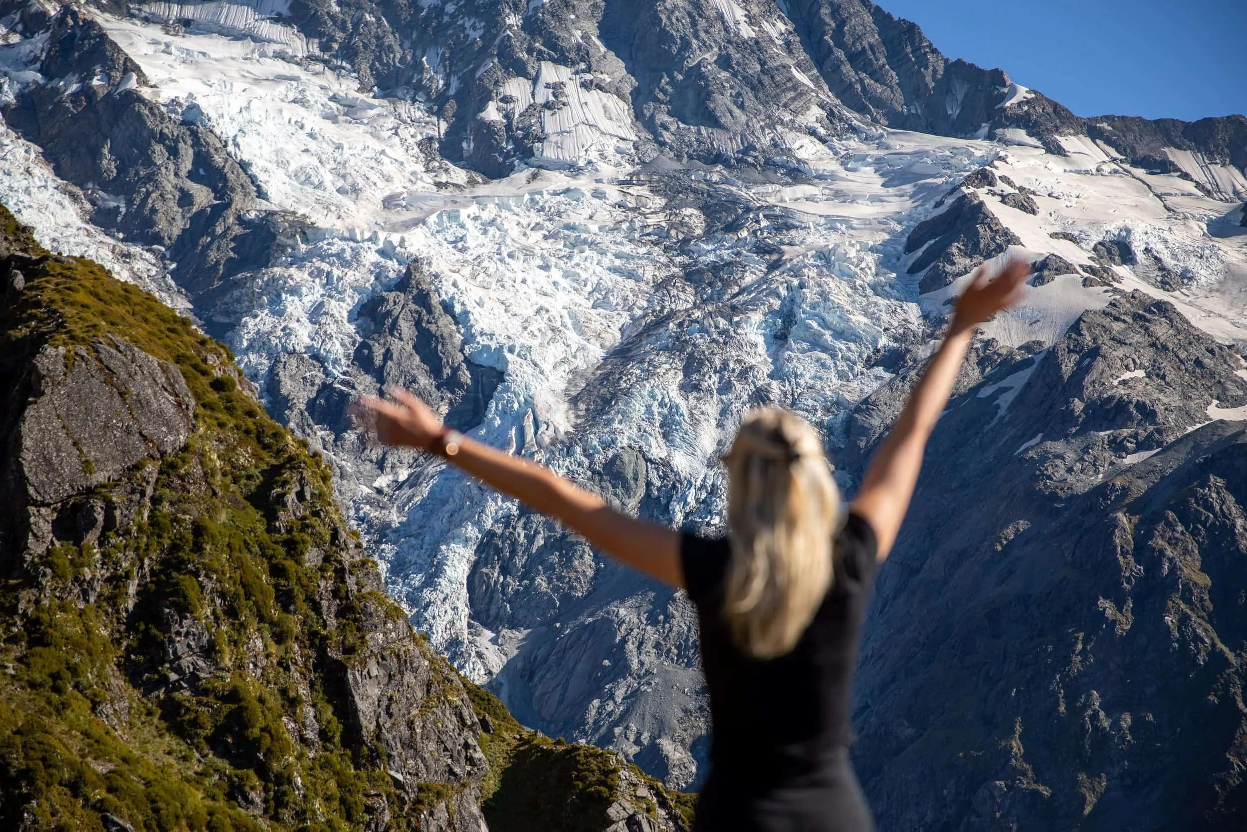 sealy tarns track mount cook new zealand