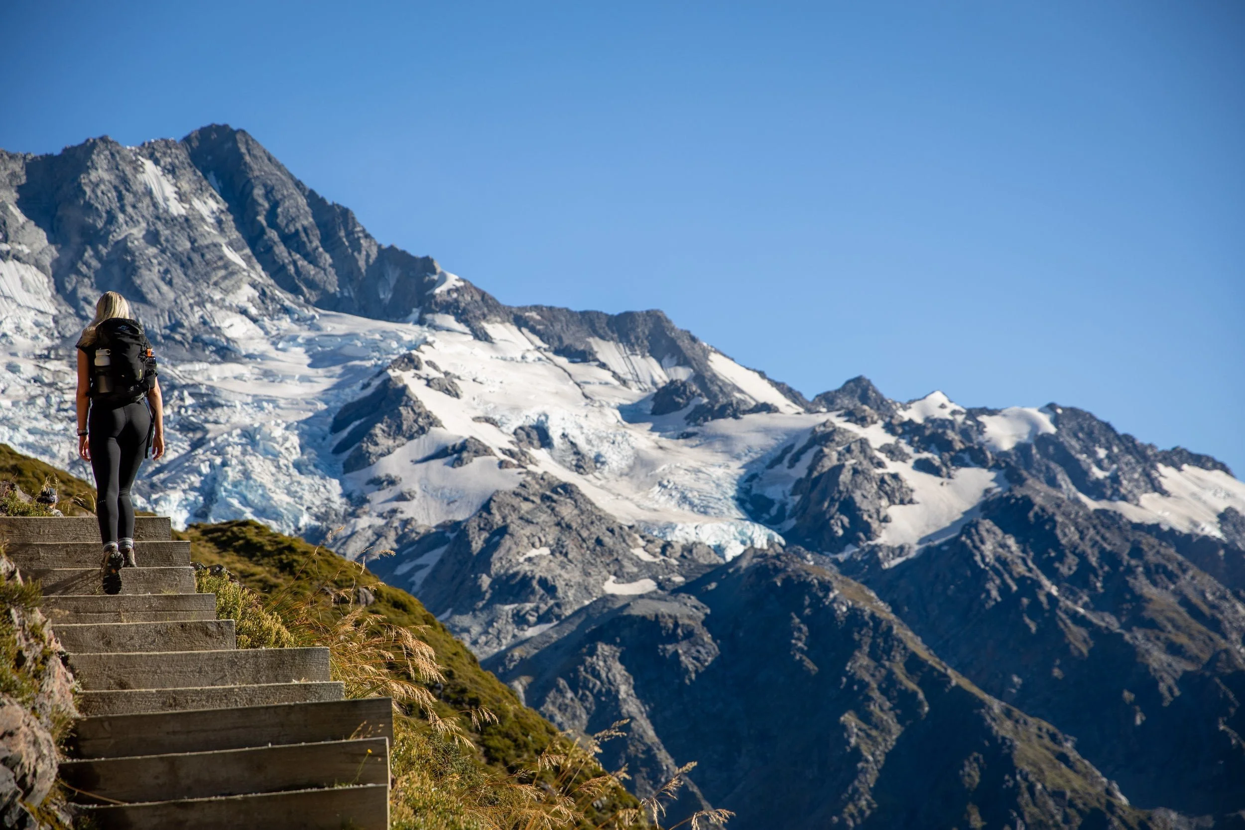 sealy tarns track mount cook new zealand