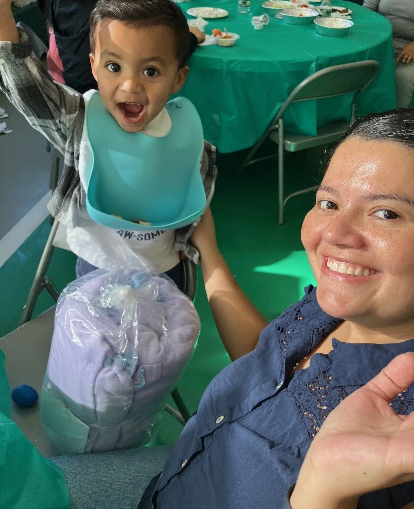 Children and families in our Youth Services and Early Head Start home-based programs were overjoyed to receive the coziest blankets donated through Visit.org! These thoughtful gifts will help keep our families warm throughout the rest of winter &ndas