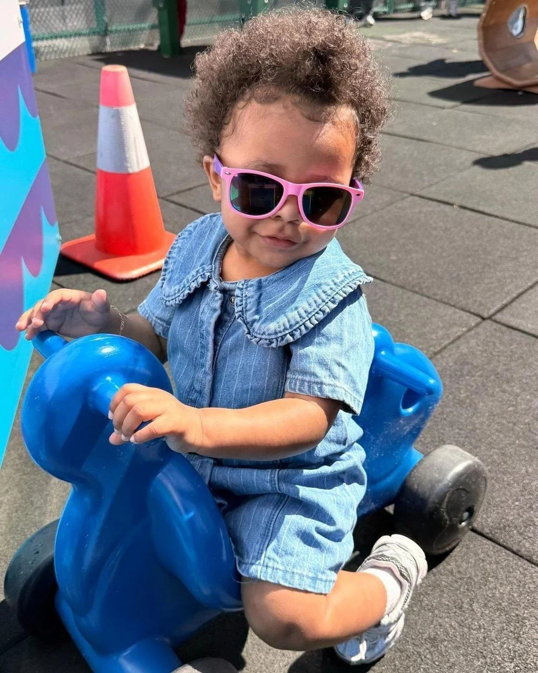 These cool kids are ready for summer! The Graham School has been enjoying the sunshine and colors on our rooftop playground during some recent warm afternoons... here&rsquo;s hoping for more sunny, smiley days to come! ☀️