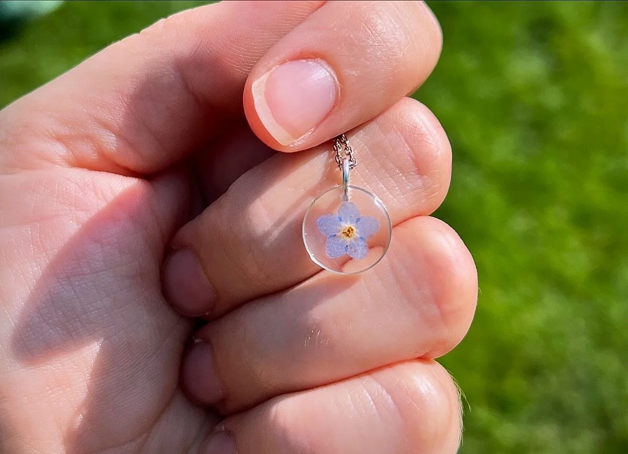 Forget Me Not Round Pendant necklace