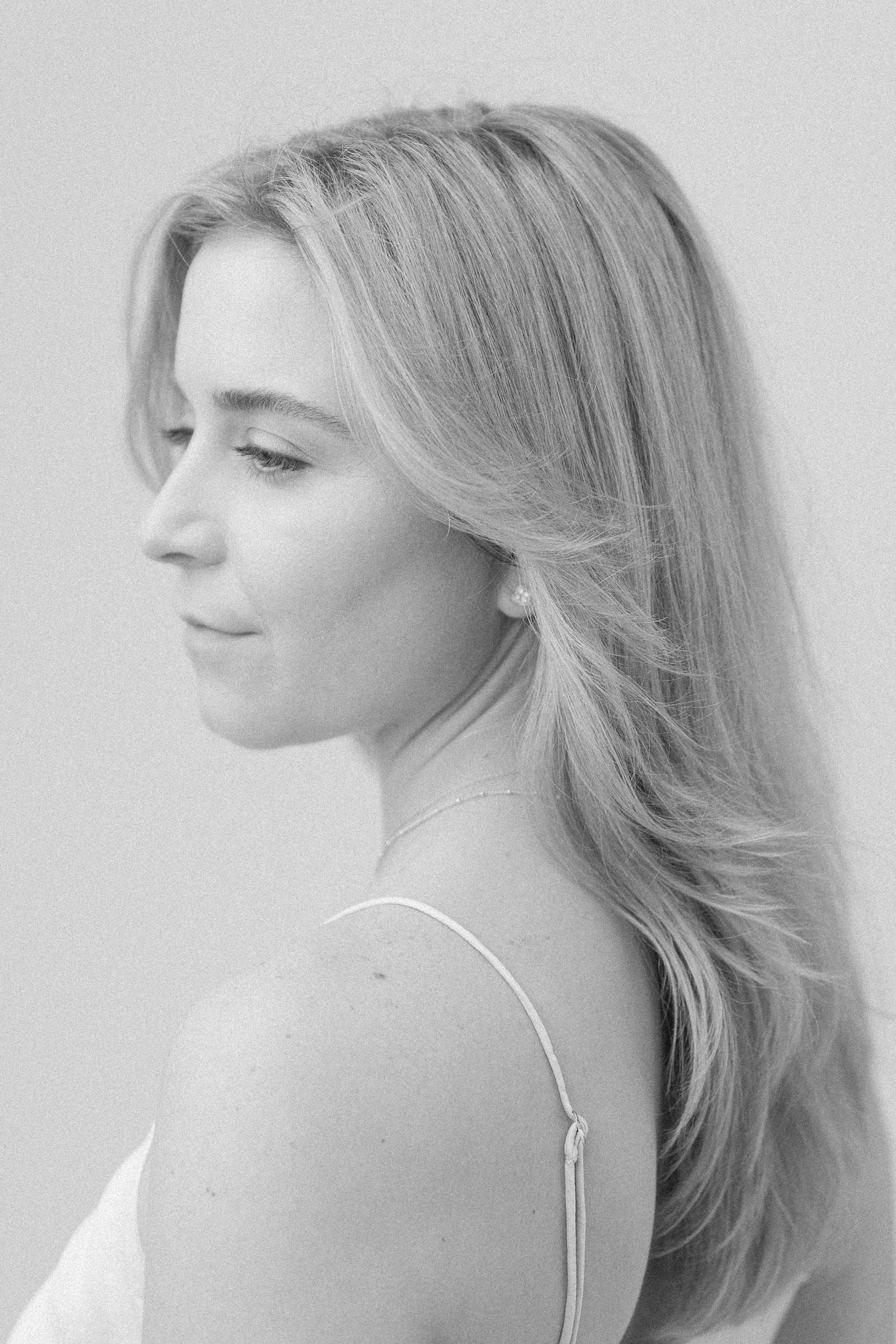 black-and-white-portrait-soft-light-minimalist-style.jpg