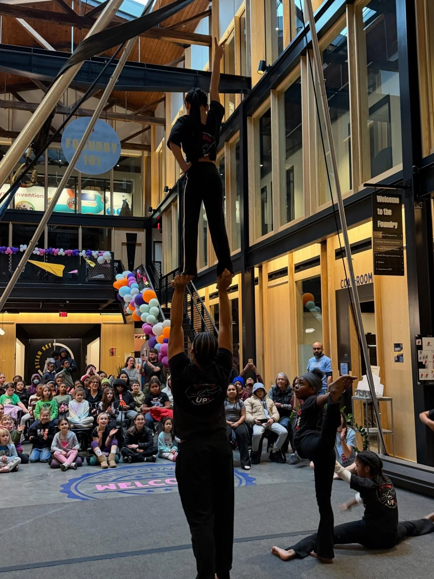 Thank you to our friends and everyone who joined us @cambridgefoundry last week for the Foundry Festival!!!! 

#circus #bostoncircus #youthcircus #socialcircus