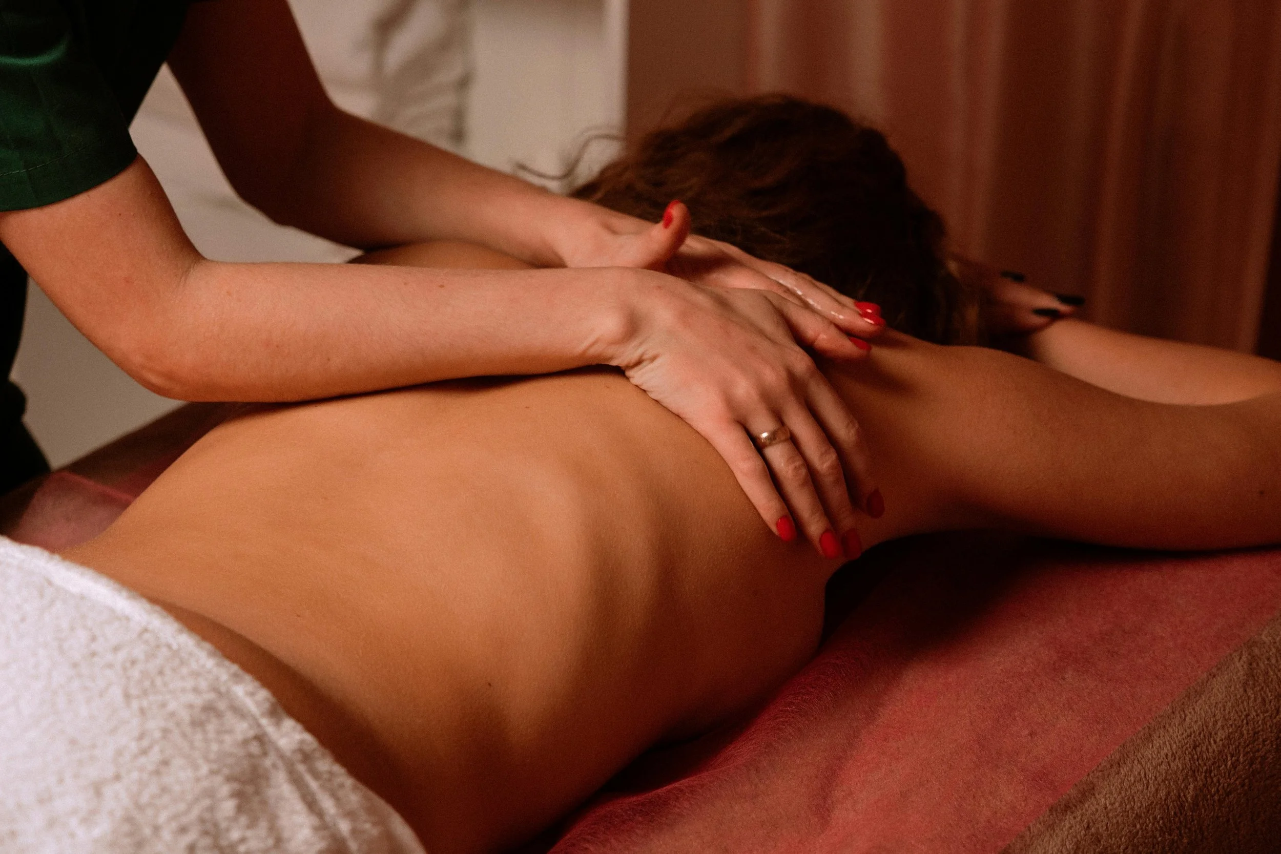 Shared Sports Massage Sessions: Benefits and Limitations