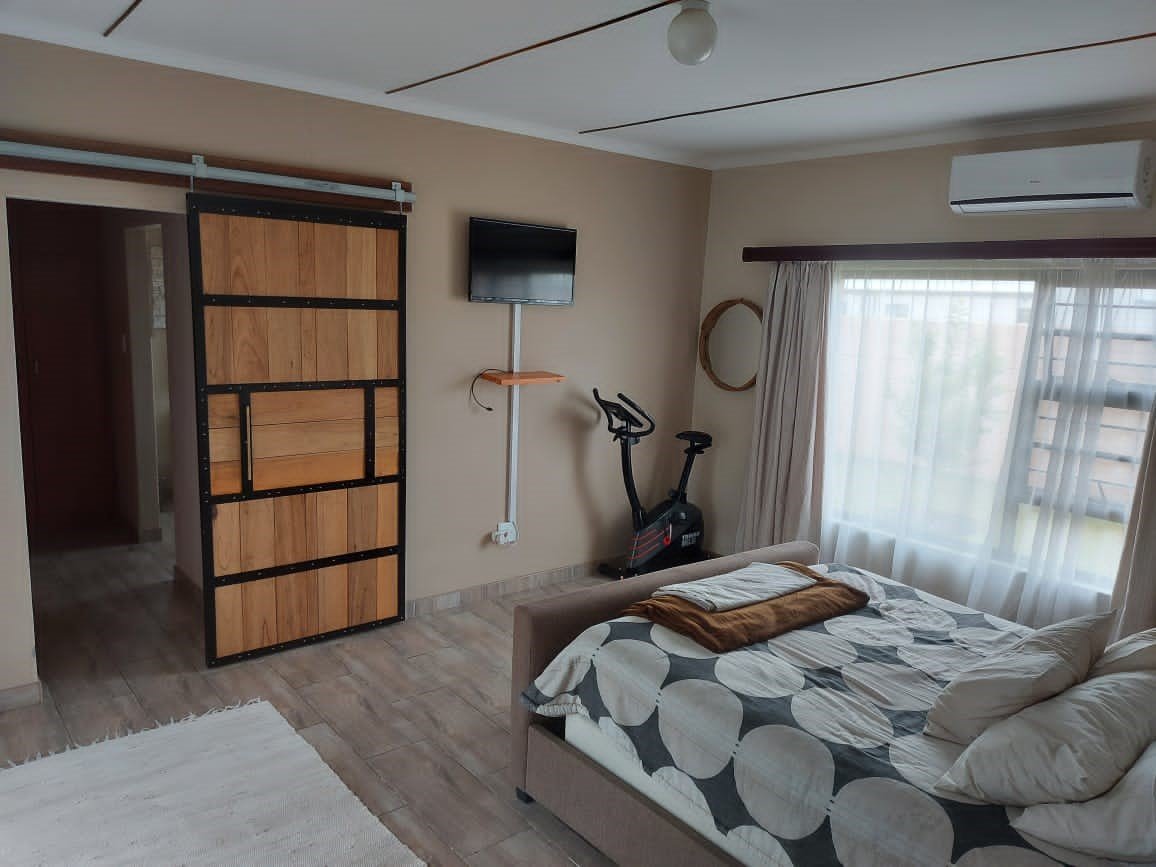 house1masterbedroom.jpg