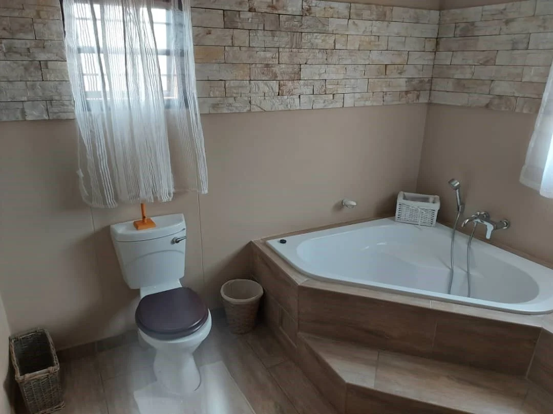 house1masterbathroom.jpg