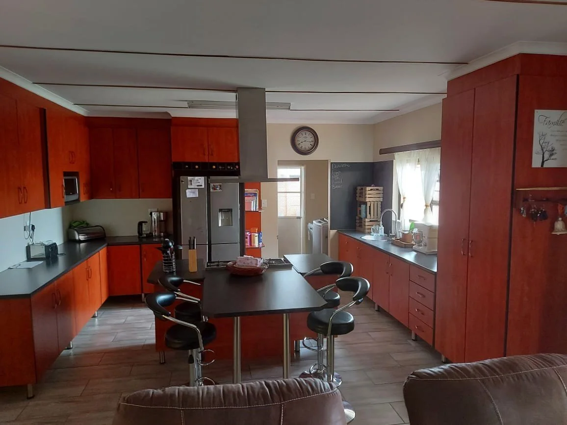 house1kitchen.jpg