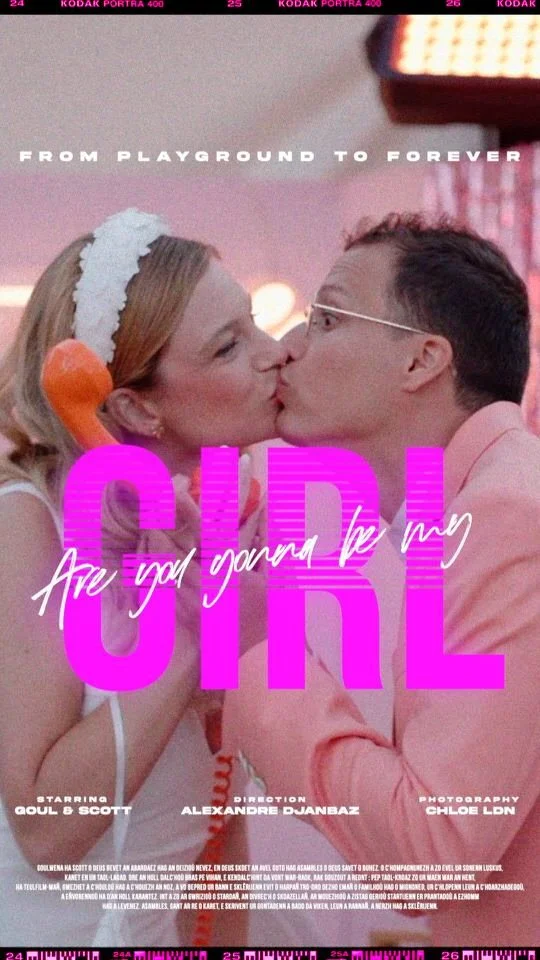 affiche du film de mariage Are you gonna be my girl - réalisé par Alexandre Djanbaz, vidéaste de mariage cinématographique