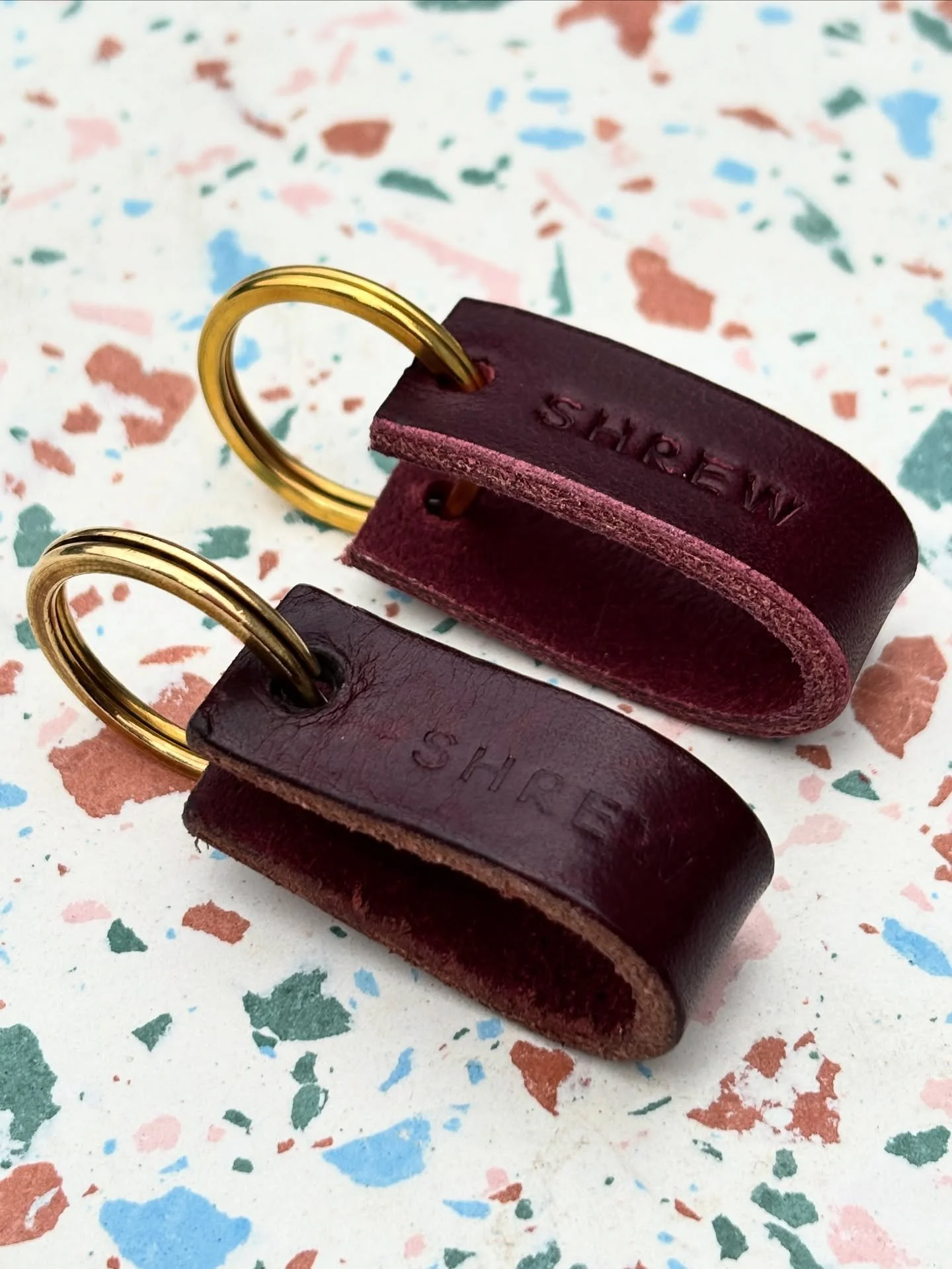How it started &bull; &bull; &bull; How it&rsquo;s going

One of the best things about vegetable tan leather? It only gets better with time.

After months of daily use, my Loop keyring in Claret has taken on a beautifully deep and rich patina with su