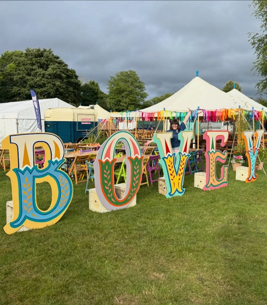 All set up for @craftfestival at Bovey Tracey and I couldn&rsquo;t resist the obligatory photo by the Bovey sign!

It&rsquo;s dry and bright this morning and the quality of the workmanship on display is immense - I&rsquo;ll post some of my favourites