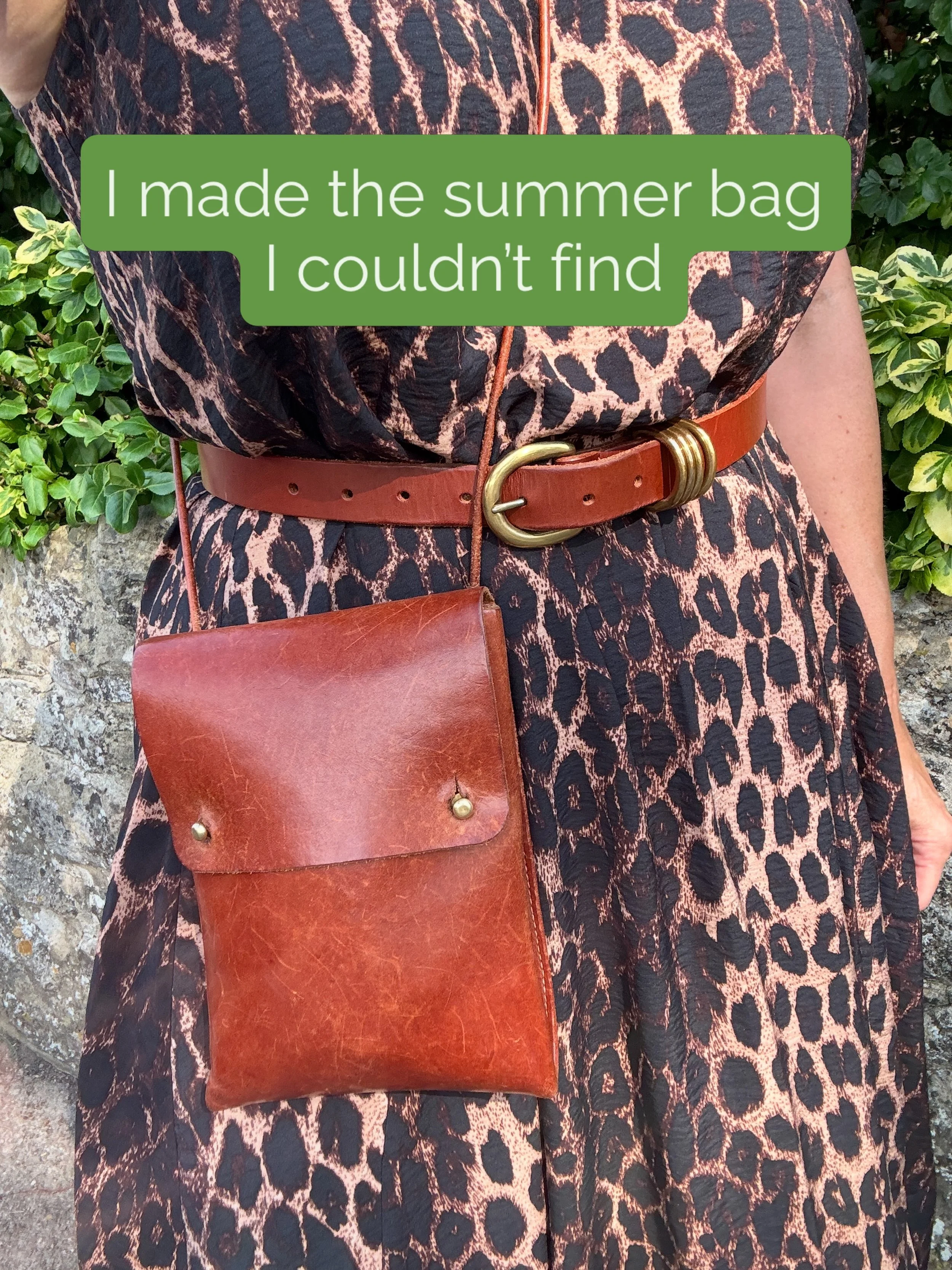 When it&rsquo;s this hot, I don&rsquo;t want a heavy bag weighing me down and making me any more sweaty than I already am 🥴

This neat little bag fits everything you need, I even forget I&rsquo;m wearing a bag sometimes!

It&rsquo;s made with the sa