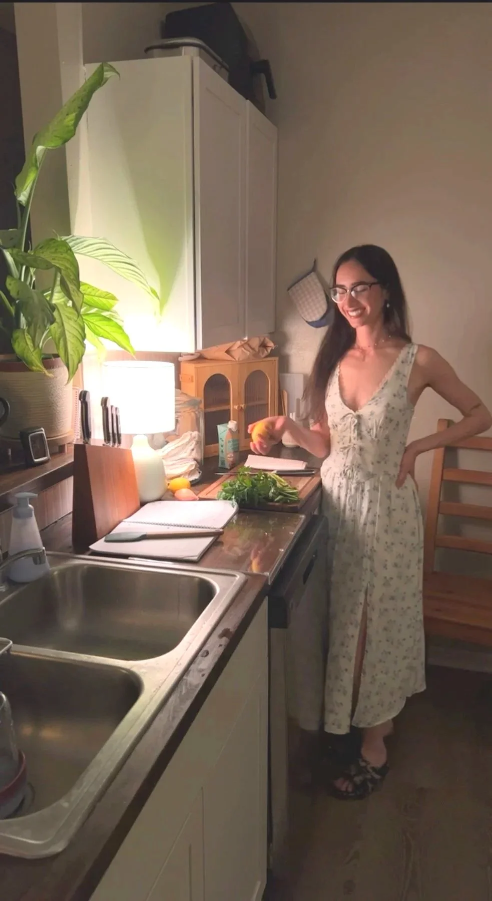 🍋Lemony Buttery Garlic Linguine with Fresh Salmon + Herbs🌿