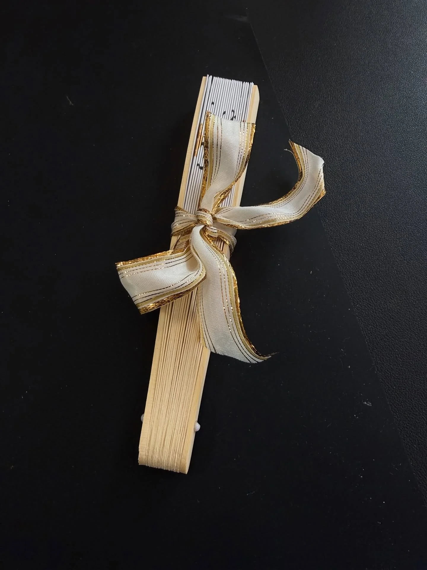 I'm thrilled to announce my first wedding engraving in Las Vegas this November! Thanks to @tallymarkstudio for introducing us. The guests are going to love the custom engraved shoot glasses. I also surprised the bride with a personalized fan as a tha