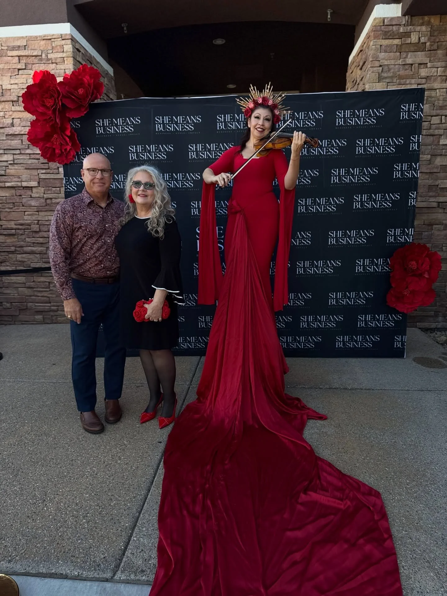 Last night was an incredible experience, and I was incredibly proud to be a part of the She Means Business campaign. The event featured a stunning fashion show, a DJ, and an incredible violinist. There was also an award ceremony and the unveiling of