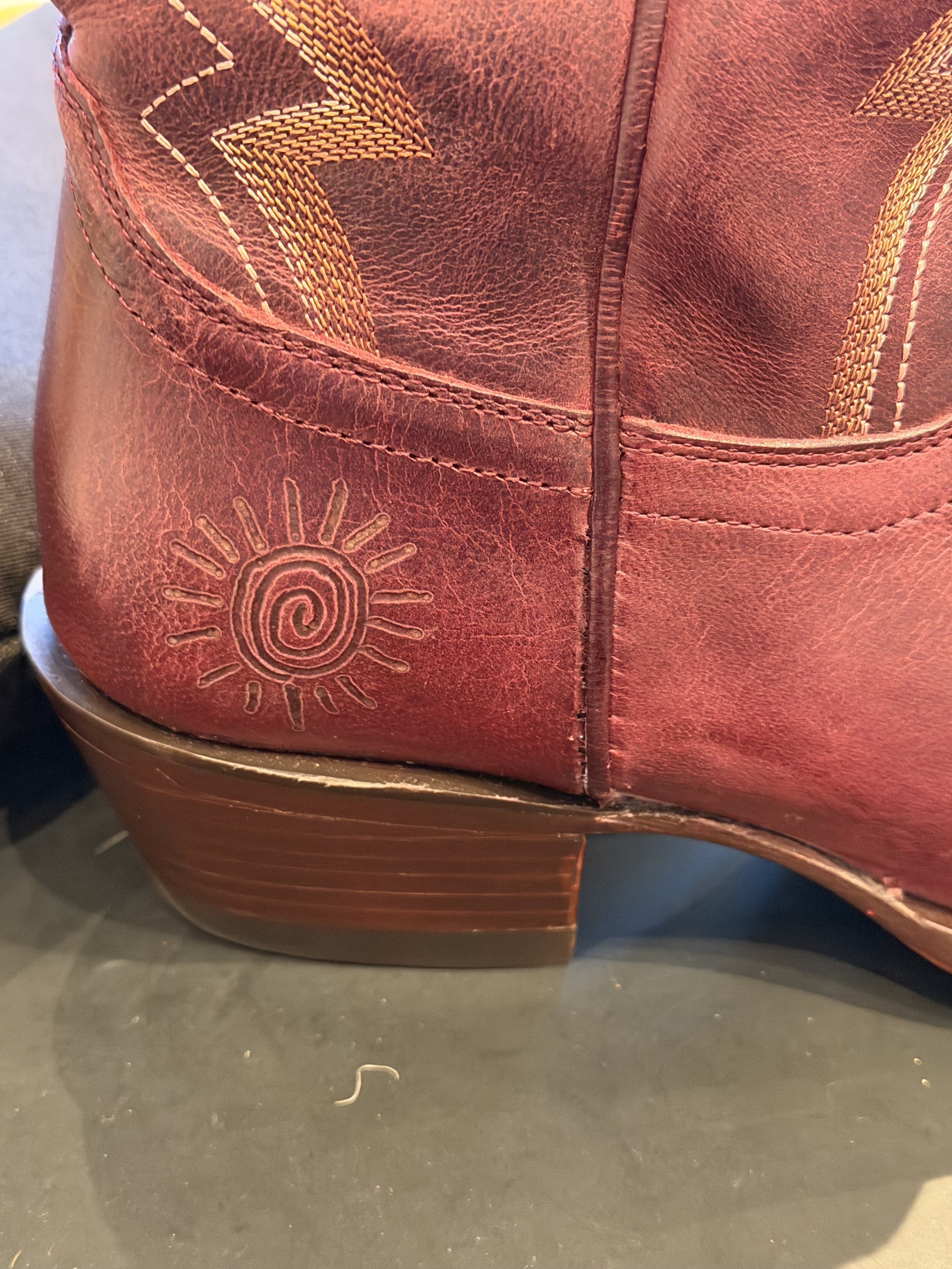 Susan Houseman Designs / Pyrography on Tecovas Boots 