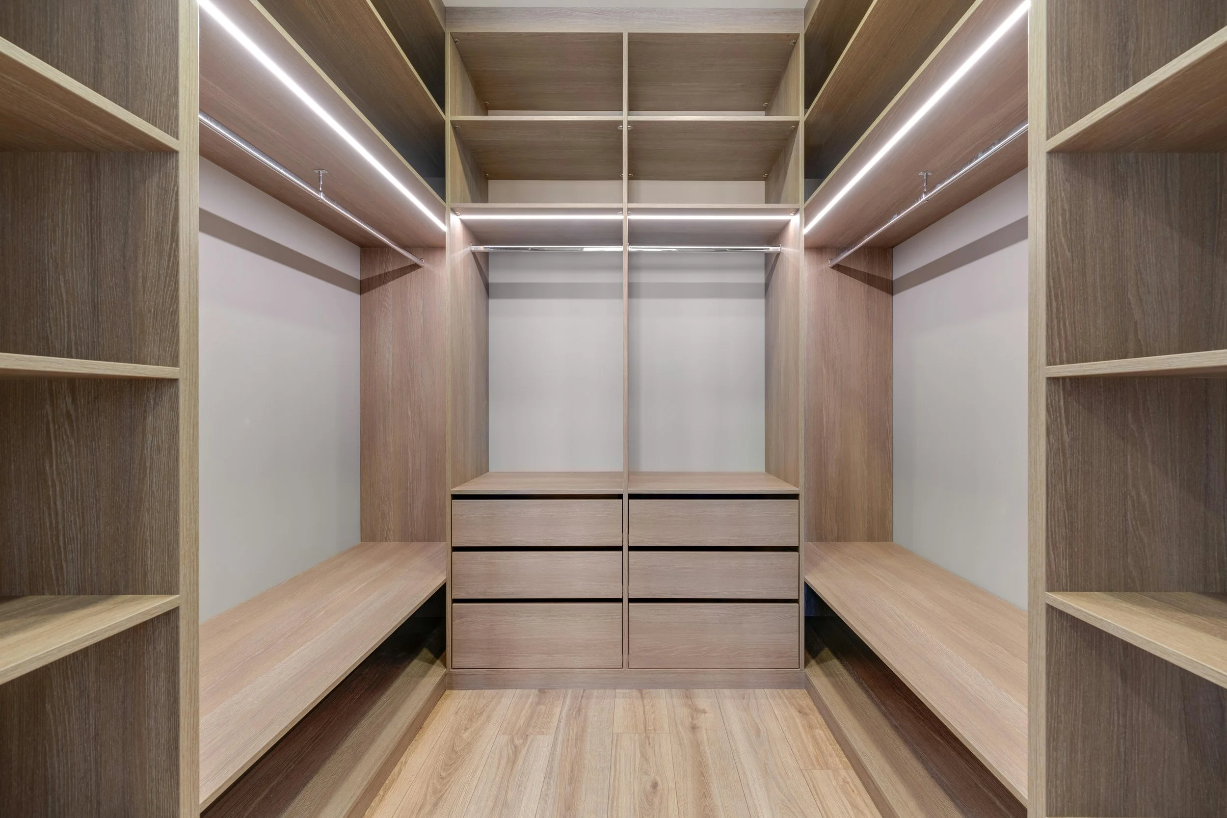 walkin-closet-cabinet.jpg