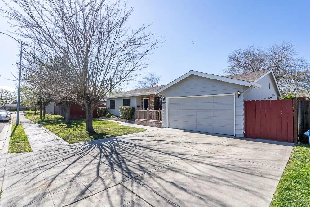 3-Front-Driveway.jpg