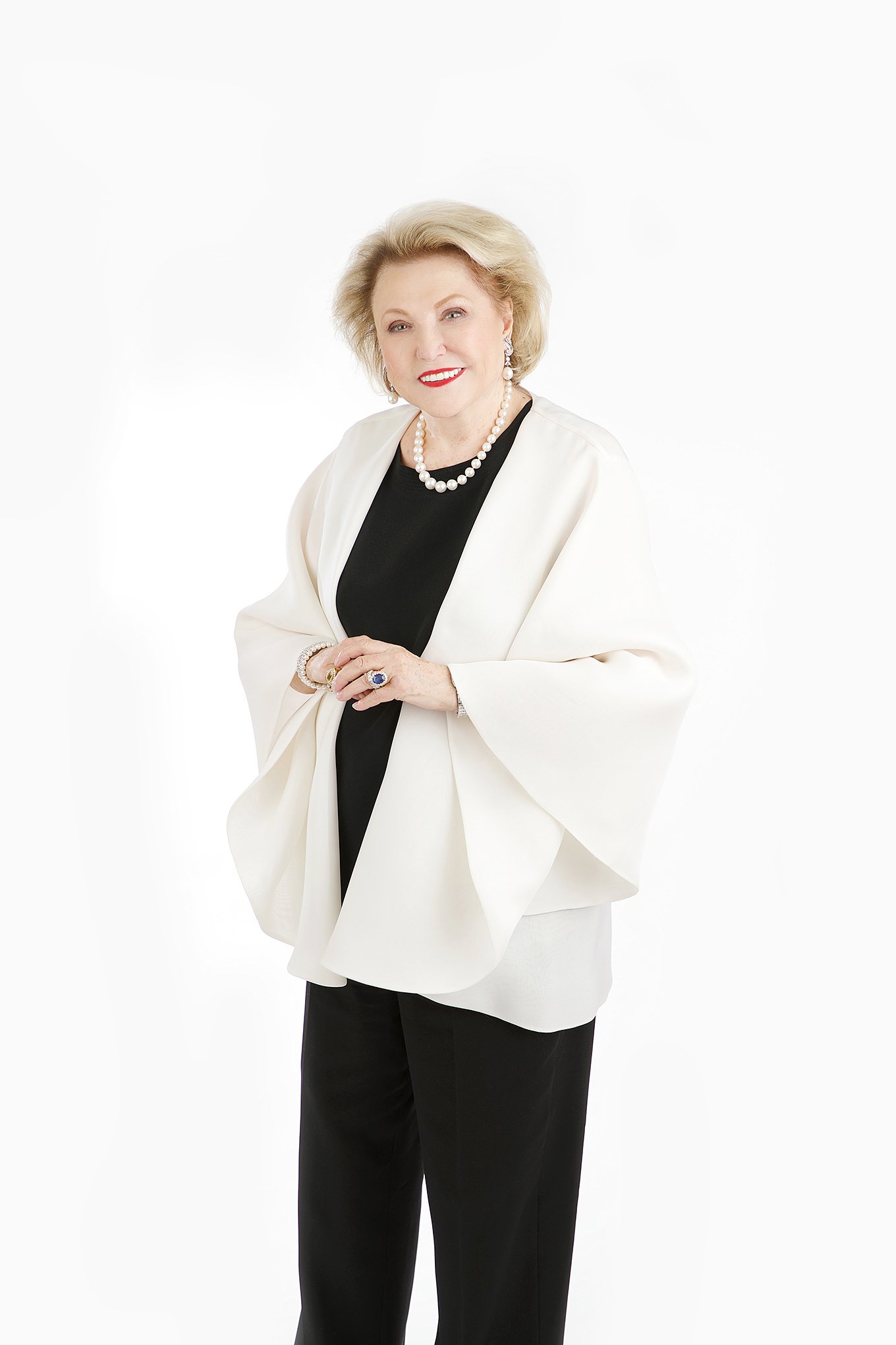 Best-Selling Novelist Barbara Taylor Bradford Dies