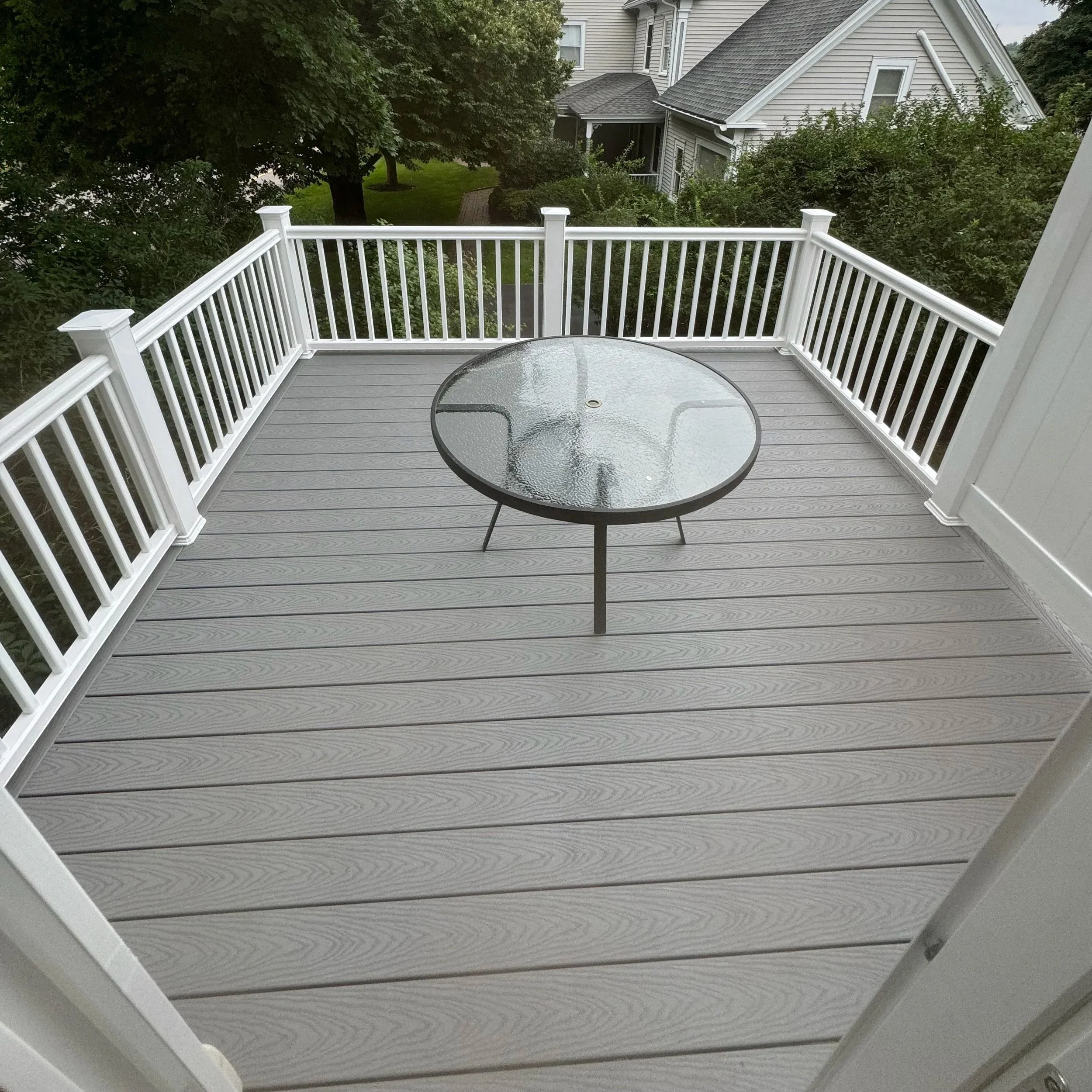 DECKS & PORCHES