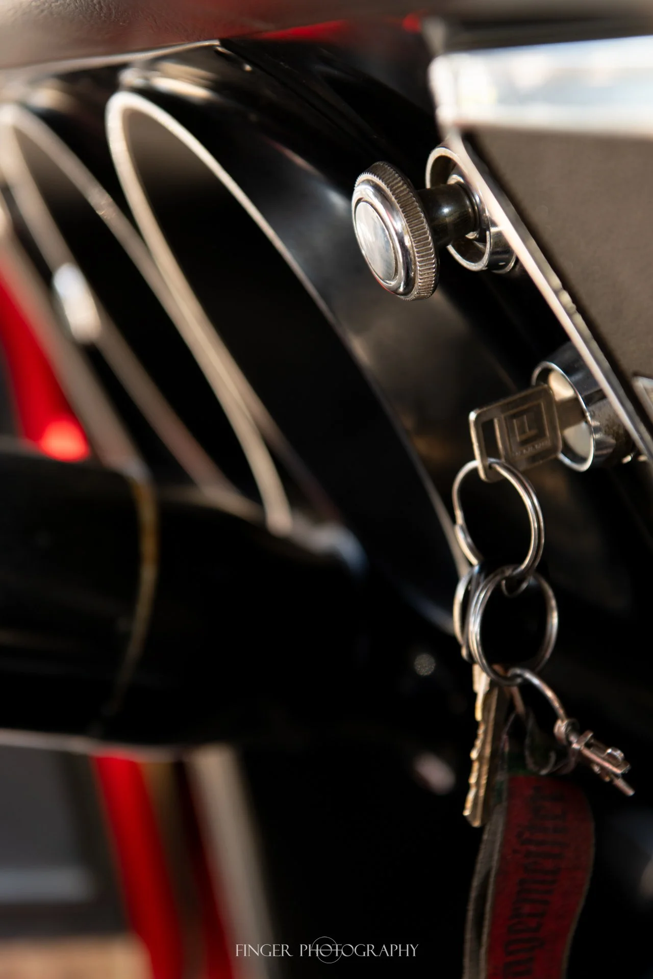 FingerPhoto-2025-1967Camaro-4083.jpg
