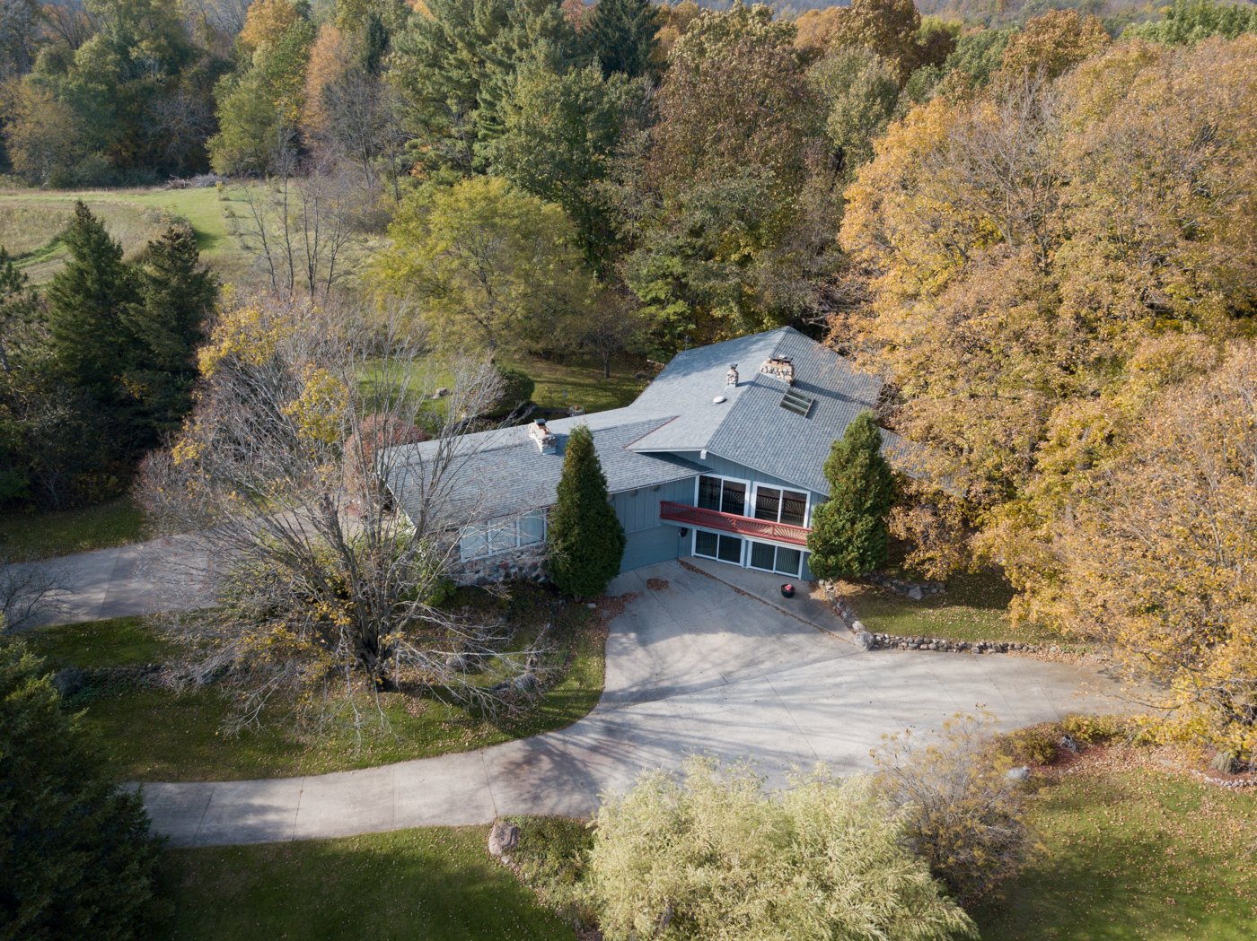 Aerial photograph of a residence in Wisconsin
