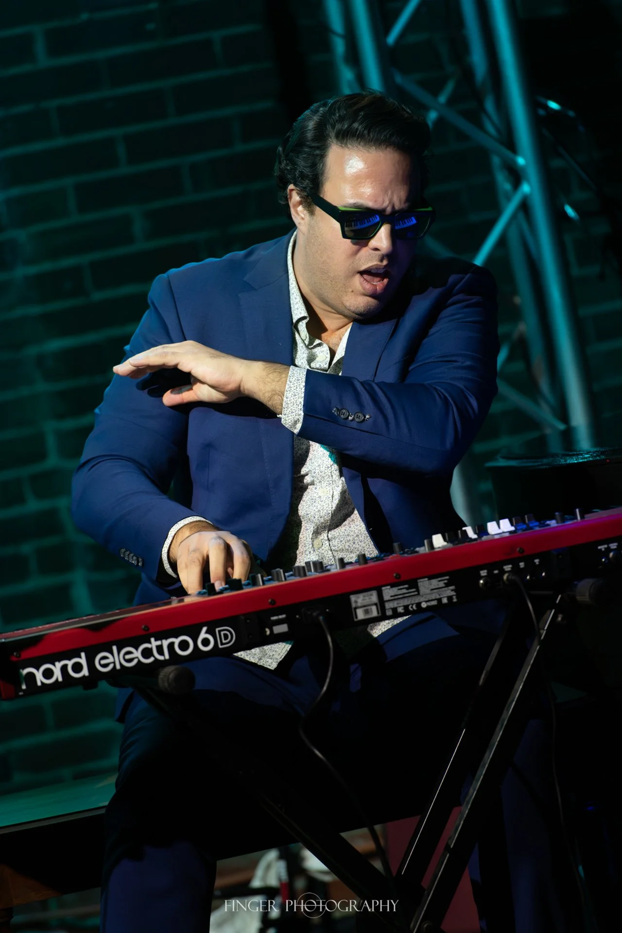 FingerPhoto-2026-CO-TheBluesBeatles_1573.jpg