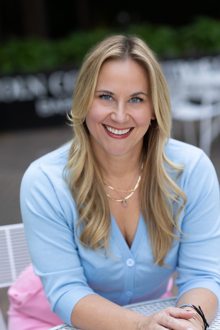 femalebusiness woman06.jpg
