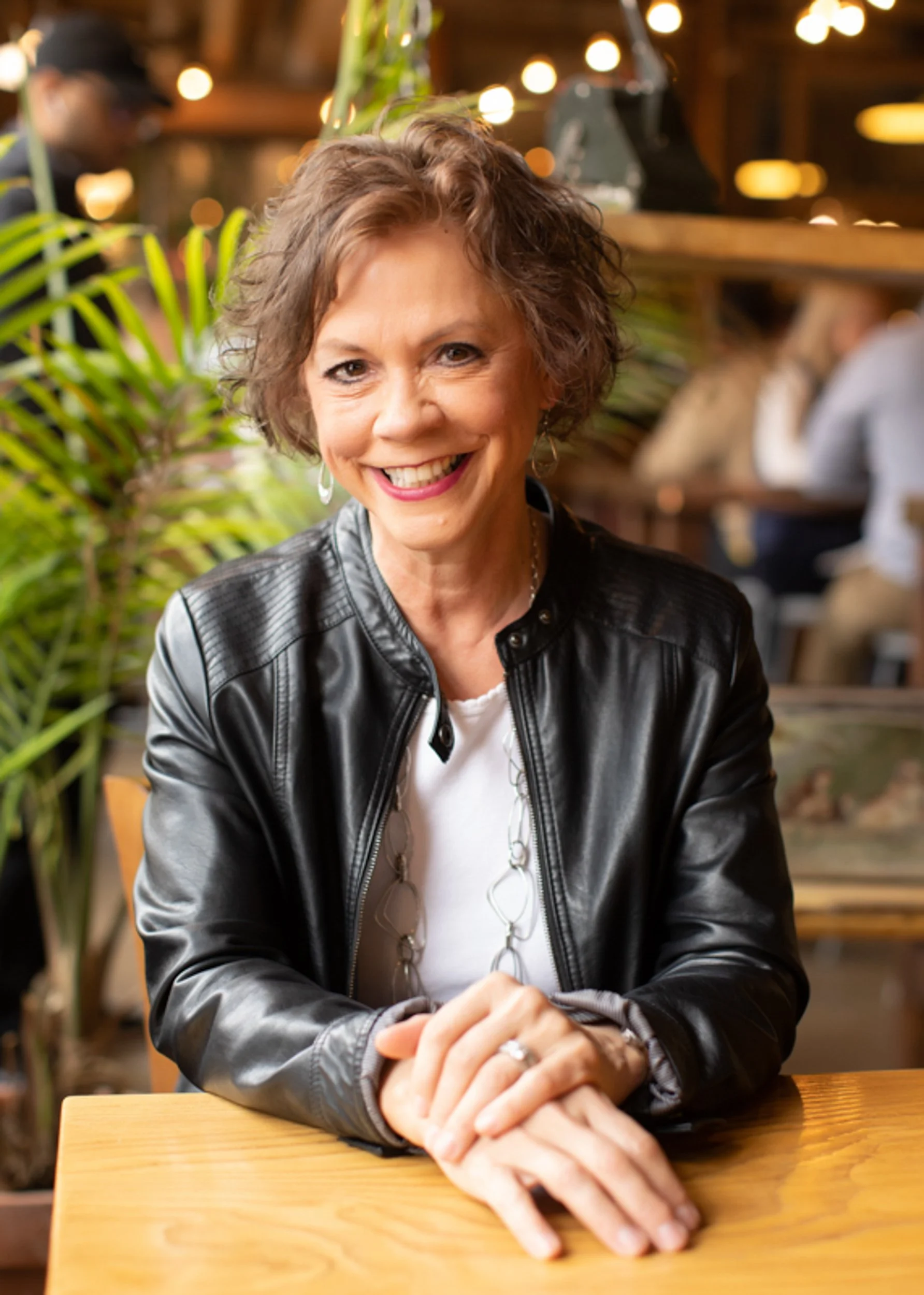 femalebusinessheadshot-13.jpg
