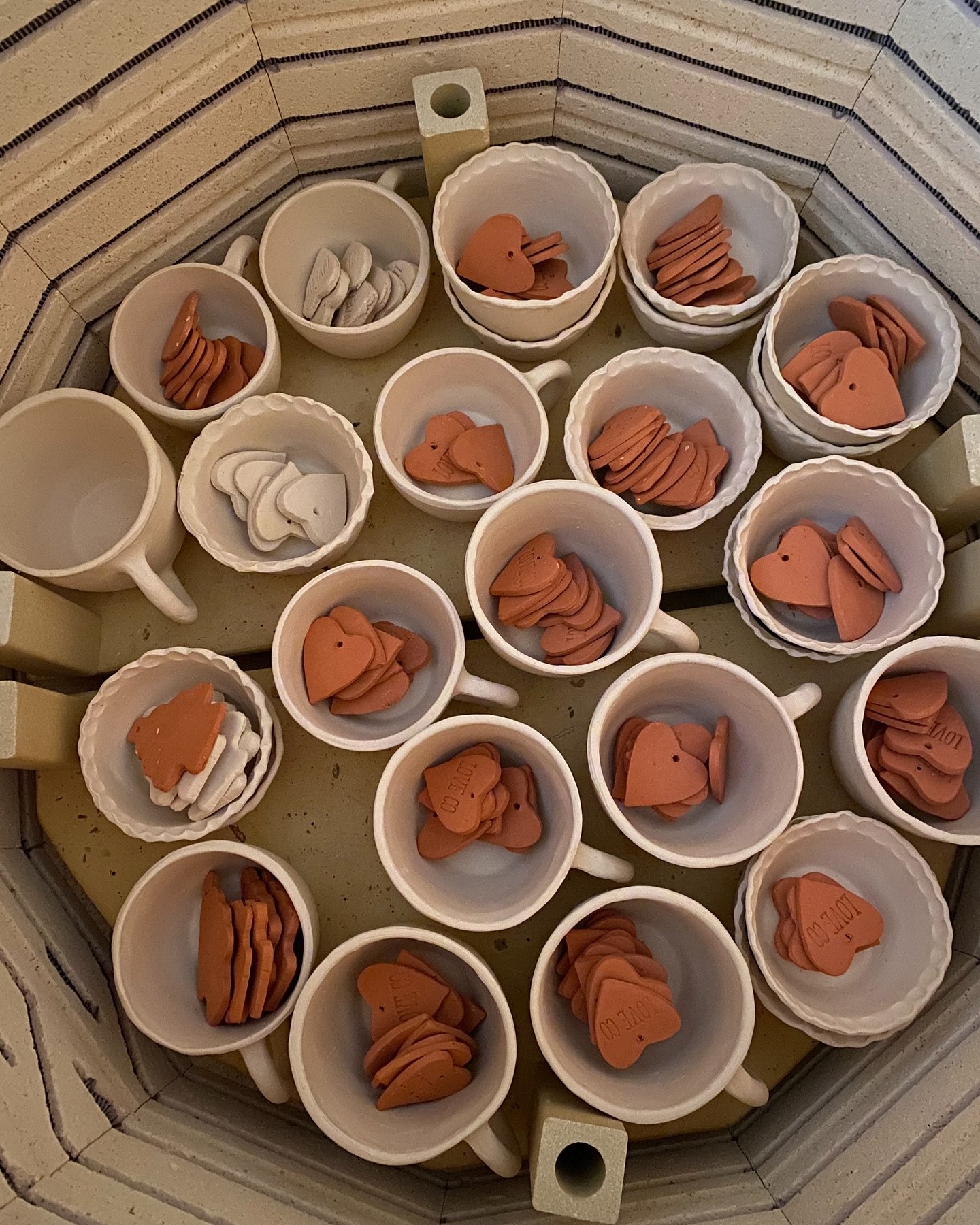 Down to the last few kiln firings of 2024 ❤️✨

#pottery #ceramic #art #artist #handmade #studio #kiln